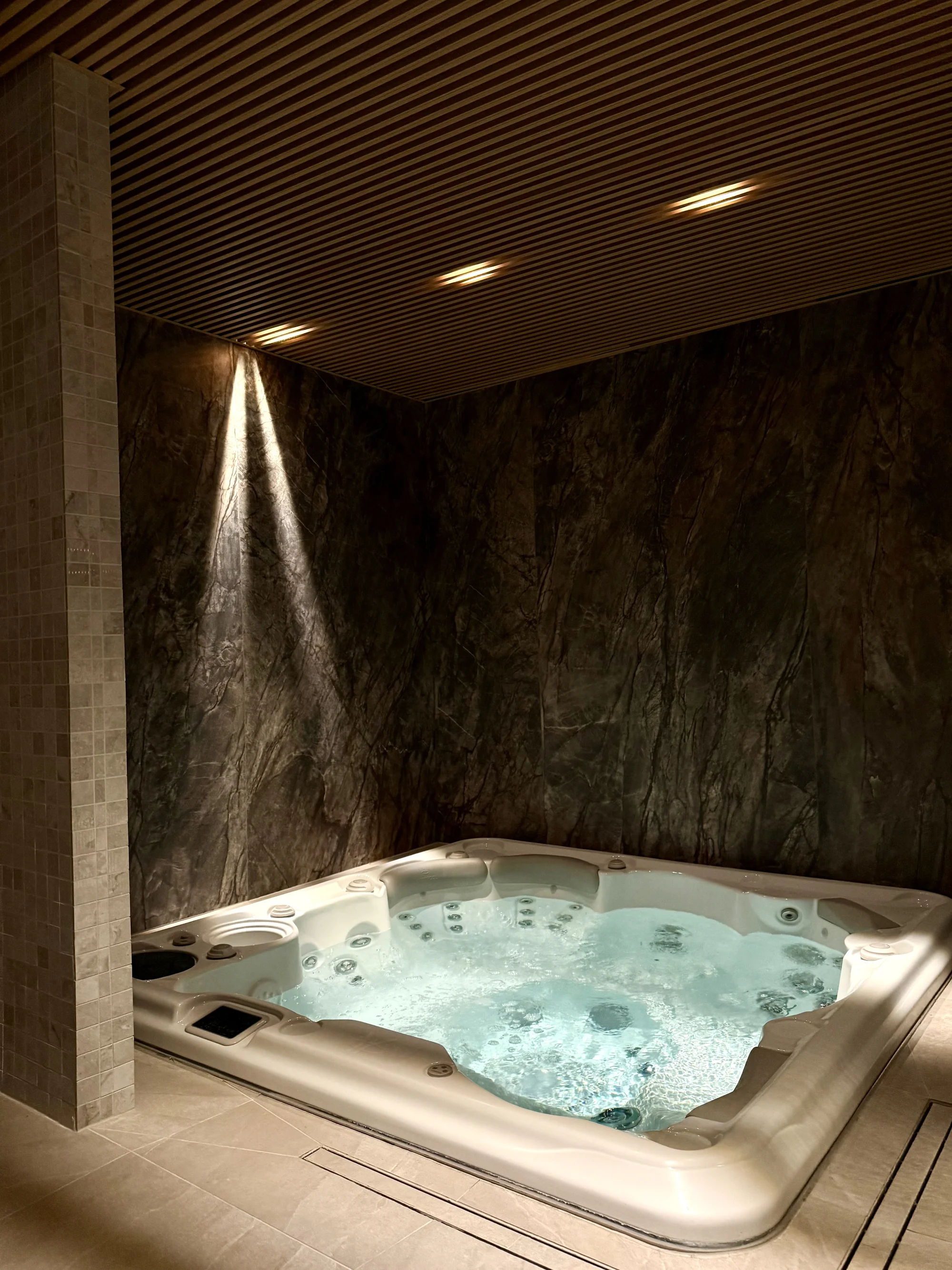 Vratislav jako na dlani: 4* hotel v centru města, snídaně a polopenze, wellness