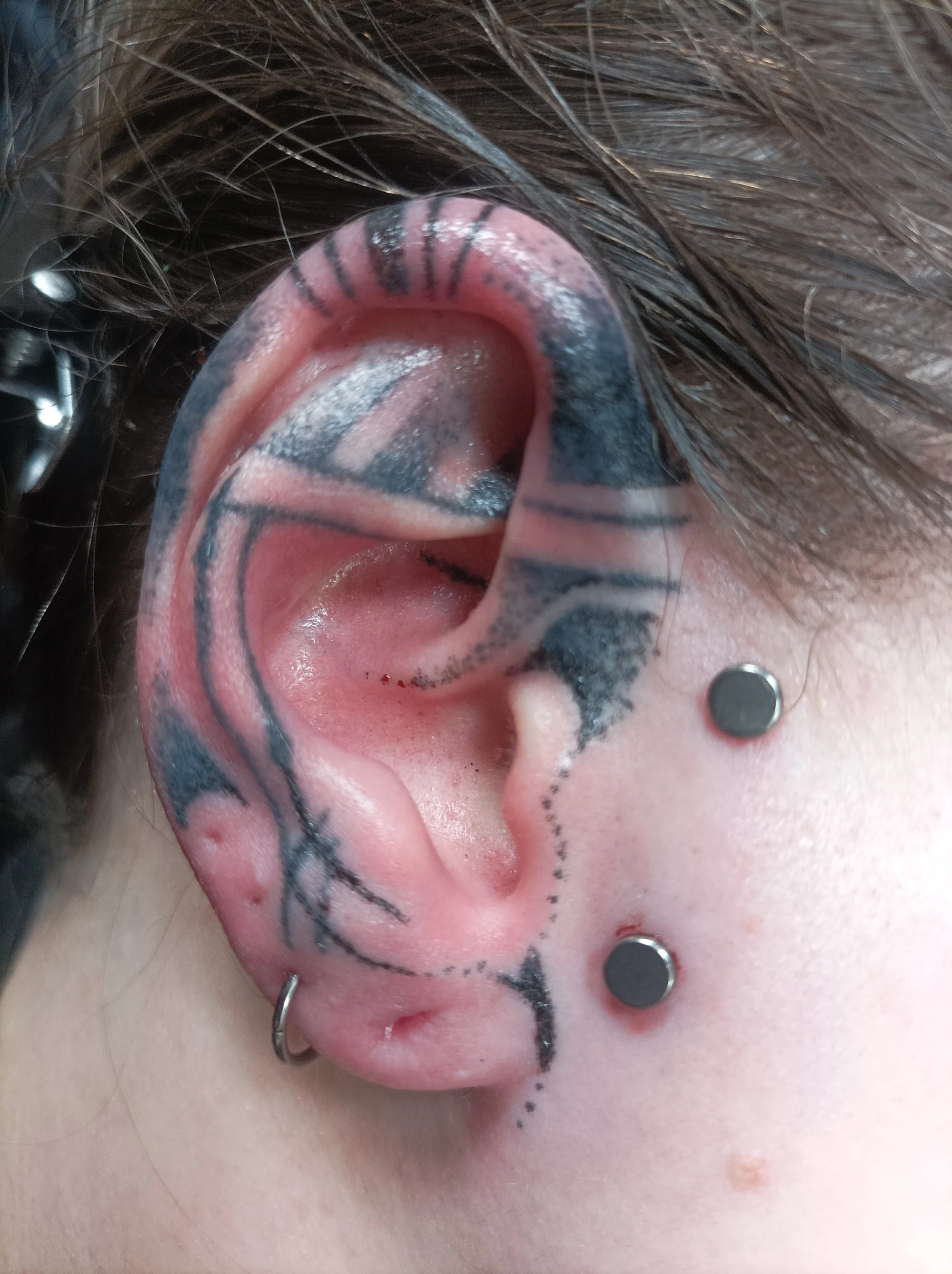 Tetování v centru Prahy: handpoke kérky do 10x10 cm, tetování strojkem do 15x15 cm