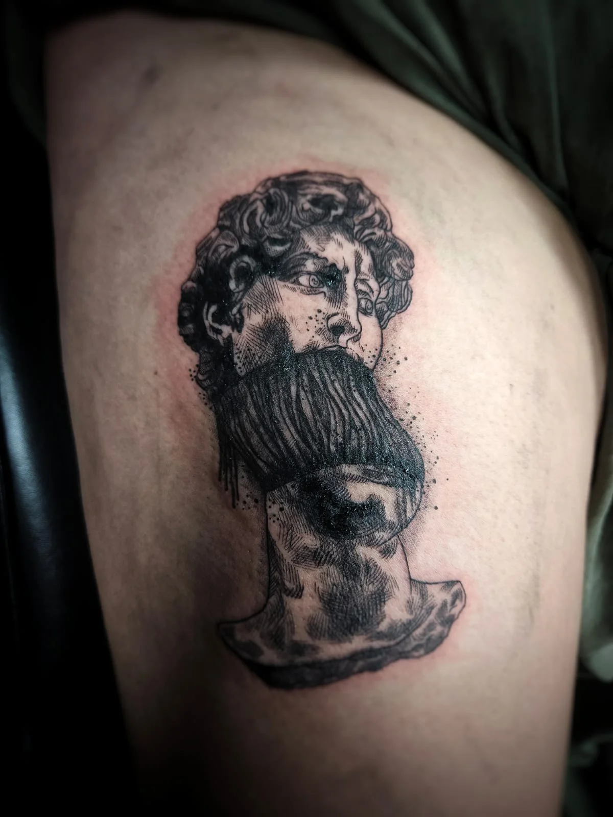 Tetování v centru Prahy: handpoke kérky do 10x10 cm, tetování strojkem do 15x15 cm