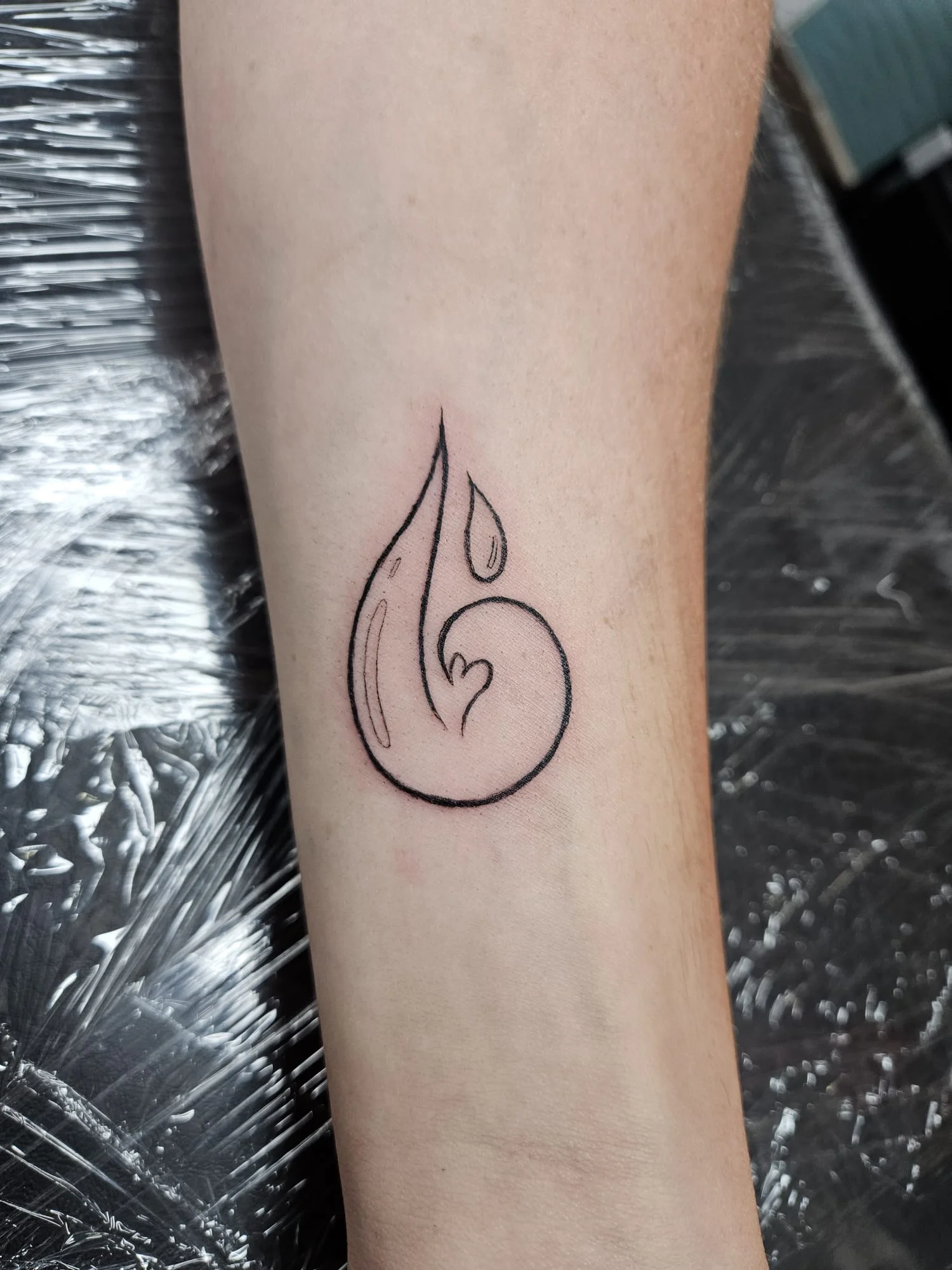 Tetování v centru Prahy: handpoke kérky do 10x10 cm, tetování strojkem do 15x15 cm