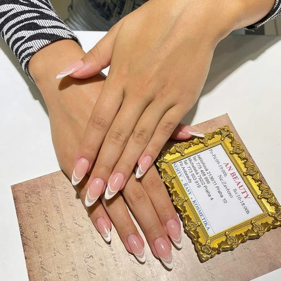 Ruce, co okouzlí: klasická manikúra, gel lak či Shellac i gelové nehty