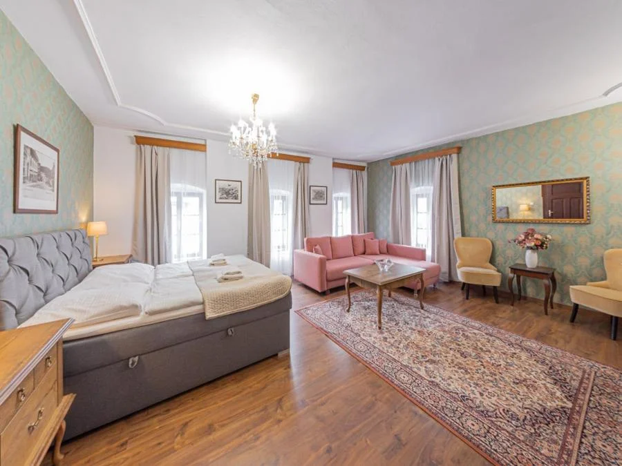Pohodová dovolená v centru Banské Štiavnice: 3* hotel se snídaní, blízko hrad i botanická zahrada