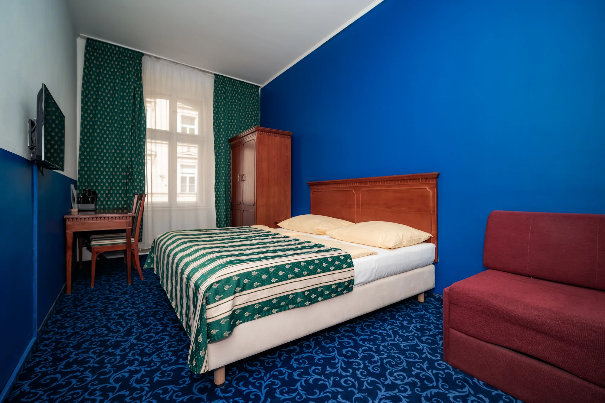 Komfortní hotel na Novém Městě s bufetovou snídaní pro 2–3 osoby