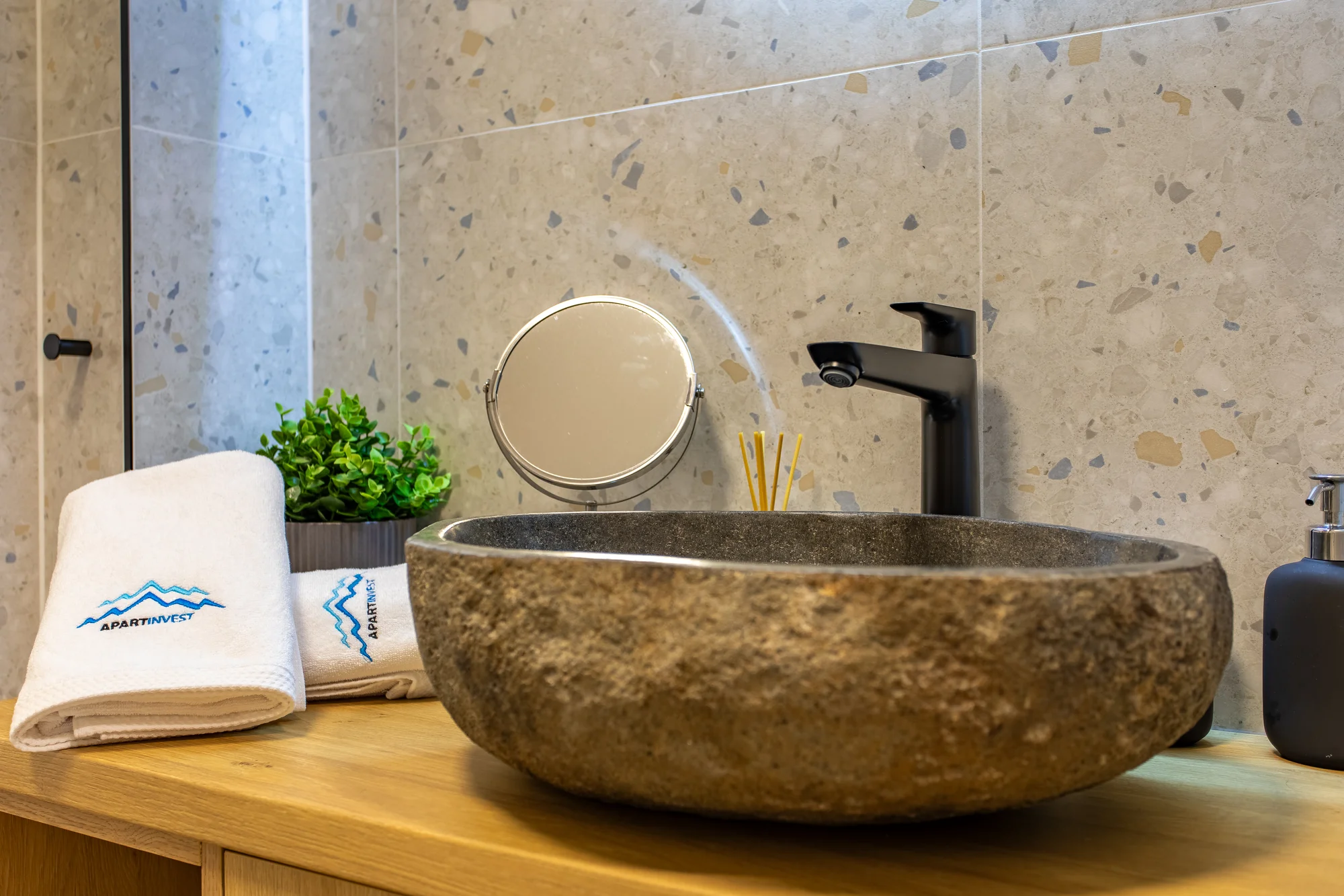 Szklarska Poręba: moderní apartmány, neomezeně wellness, možnost snídaní