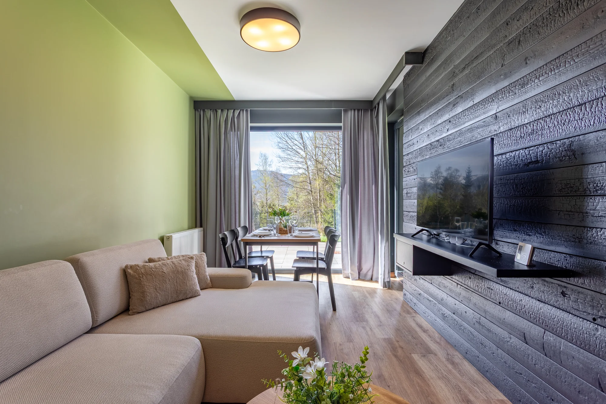 Szklarska Poręba: moderní apartmány, neomezeně wellness, možnost snídaní