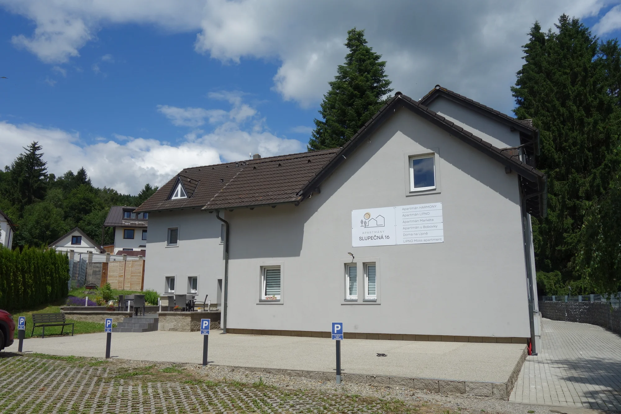 Nově zrekonstruovaný komfortní apartmán u Lipna až pro 4 osoby