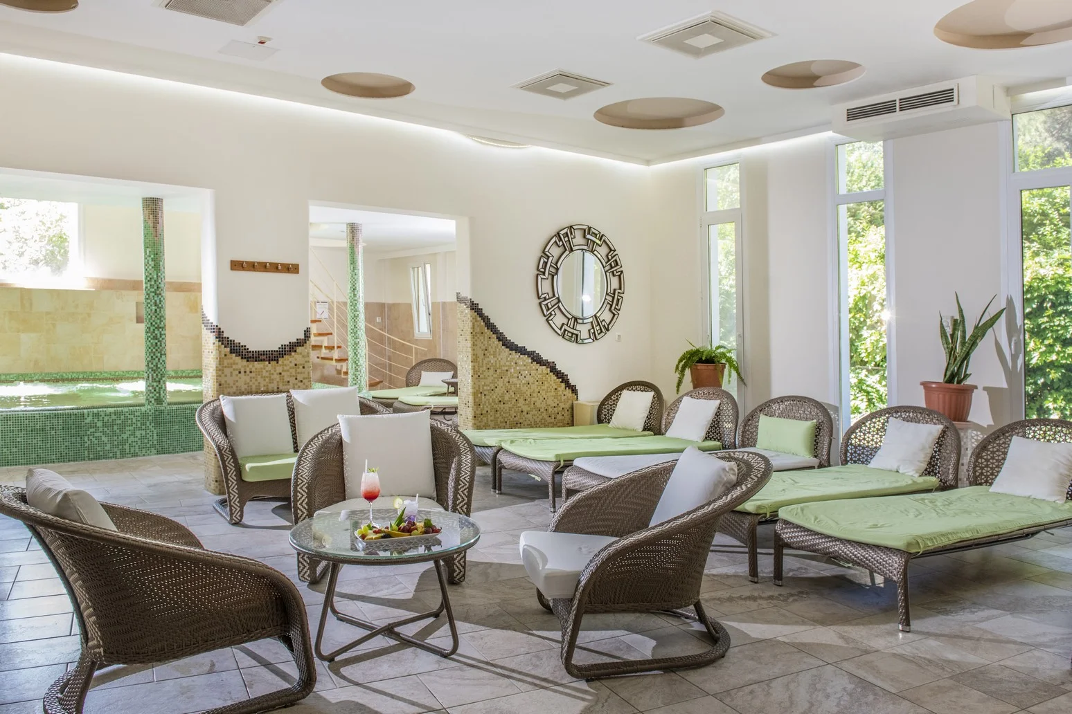 Parádní dovolená u Balatonu: 4* wellness hotel s polopenzí a vlastní pláží, 2 děti do 6,9 let zdarma