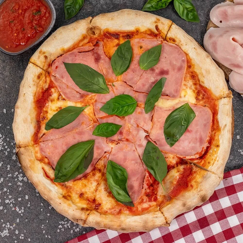1 nebo 2 pizzy s sebou, výběr z 5 druhů: quattro formaggi, capricciosa, hermelino, diavola i hawai