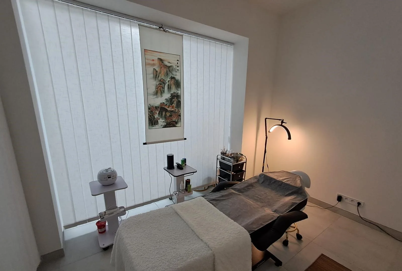 Mladistvá a sjednocená pleť: mikrojehličkování proti vráskám, akné i kuperóze