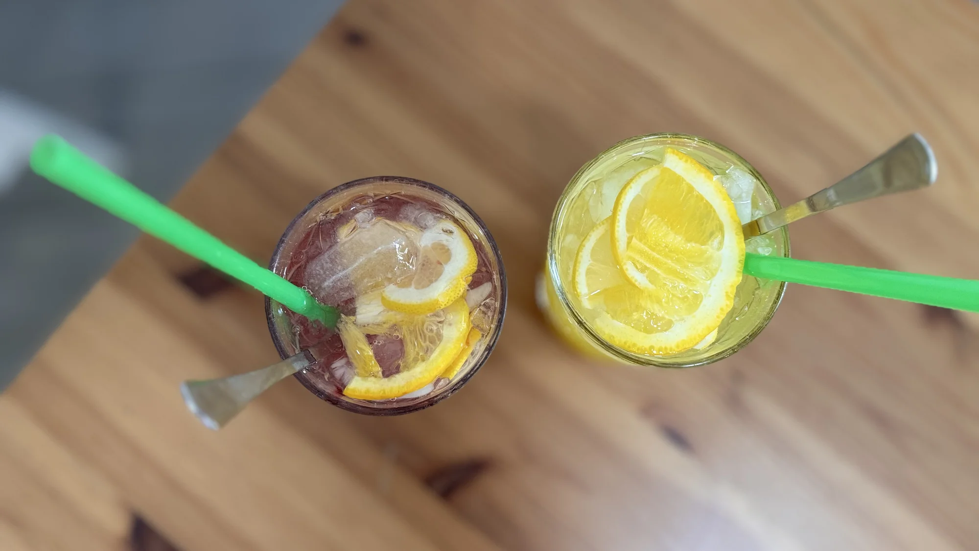 Limonáda podle výběru z 5 druhů v příjemné kavárně pro 1 či 2 osoby