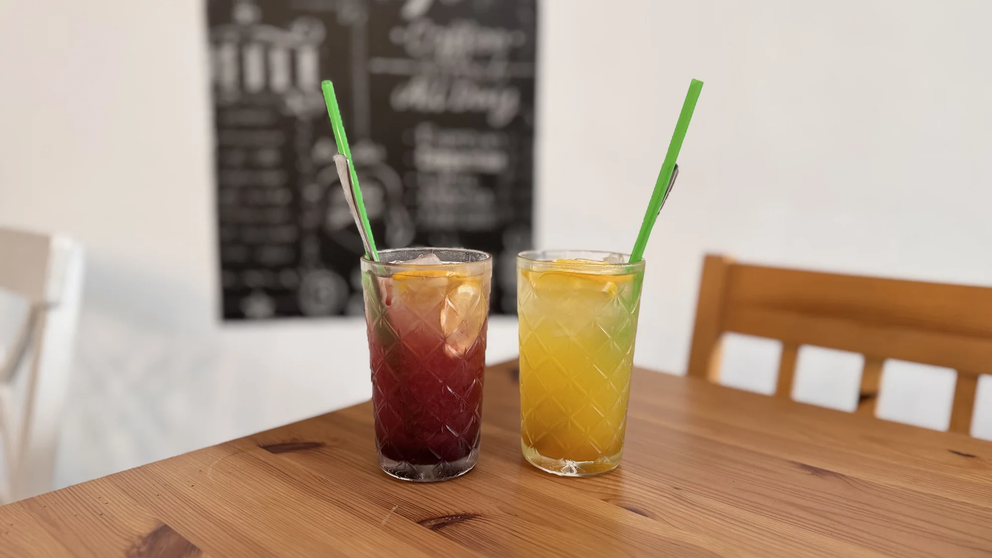 Limonáda podle výběru z 5 druhů v příjemné kavárně pro 1 či 2 osoby