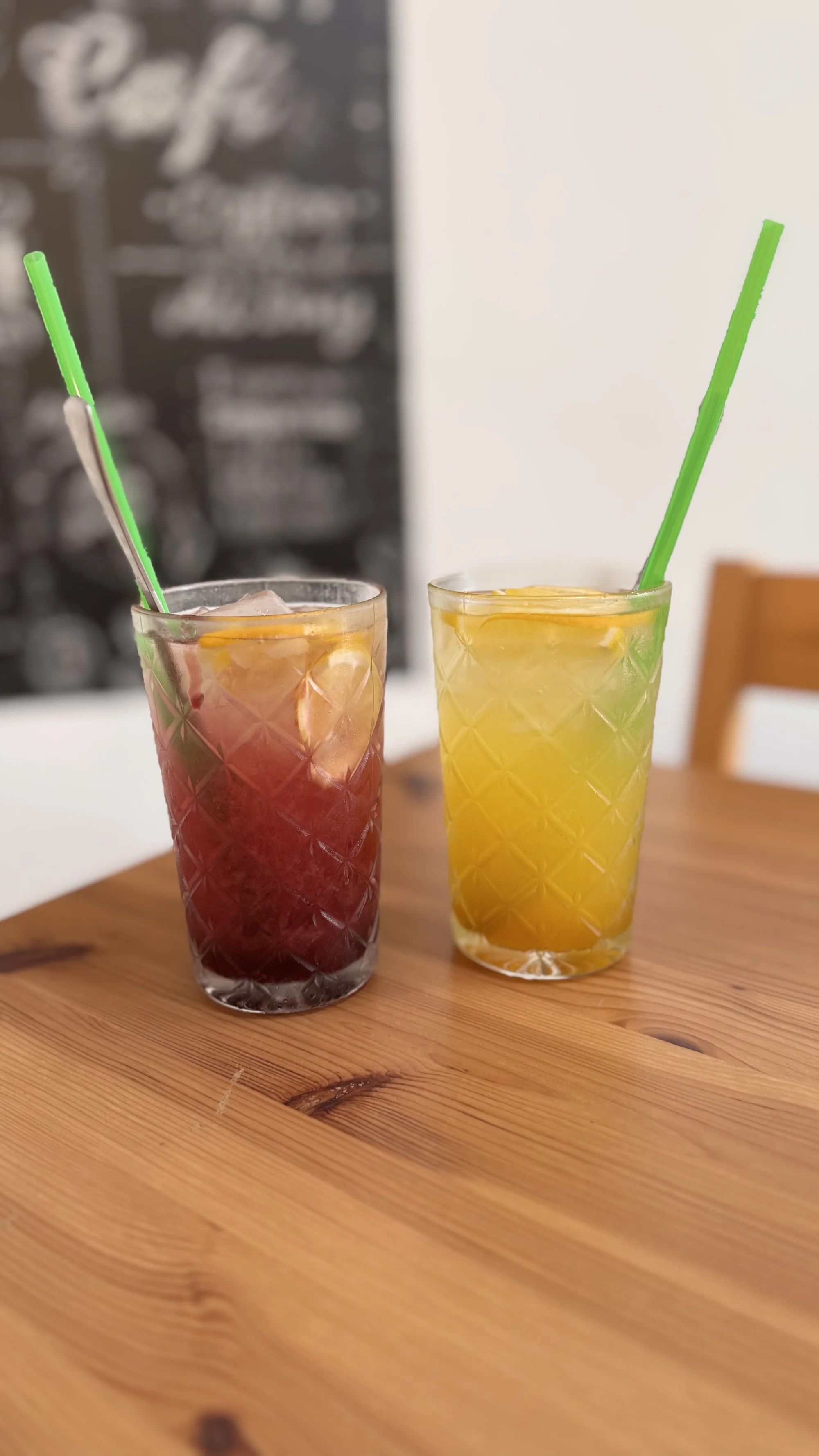 Limonáda podle výběru z 5 druhů v příjemné kavárně pro 1 či 2 osoby