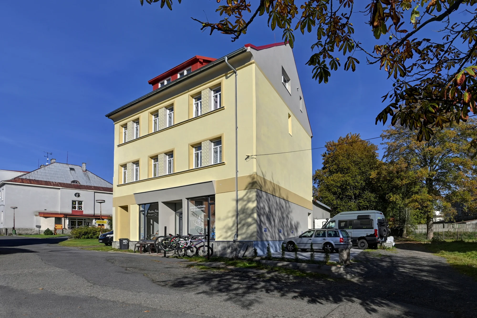 Krušné hory i s jídlem: vybavený apartmán nebo chalupa až pro 14 osob