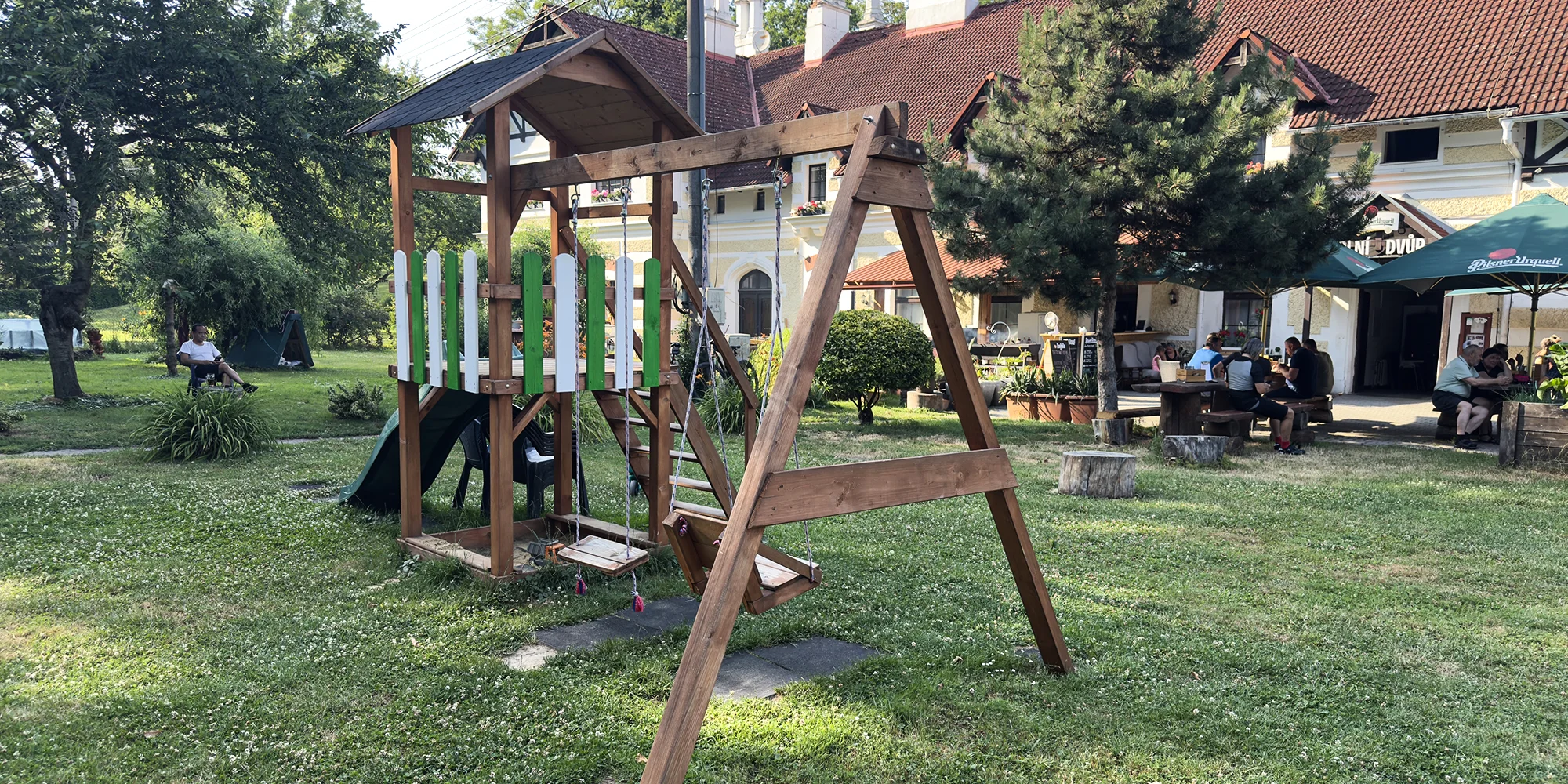 Víkendové grilování: makrela s pečoky, hranolky a limonádou pro 1–4 osoby