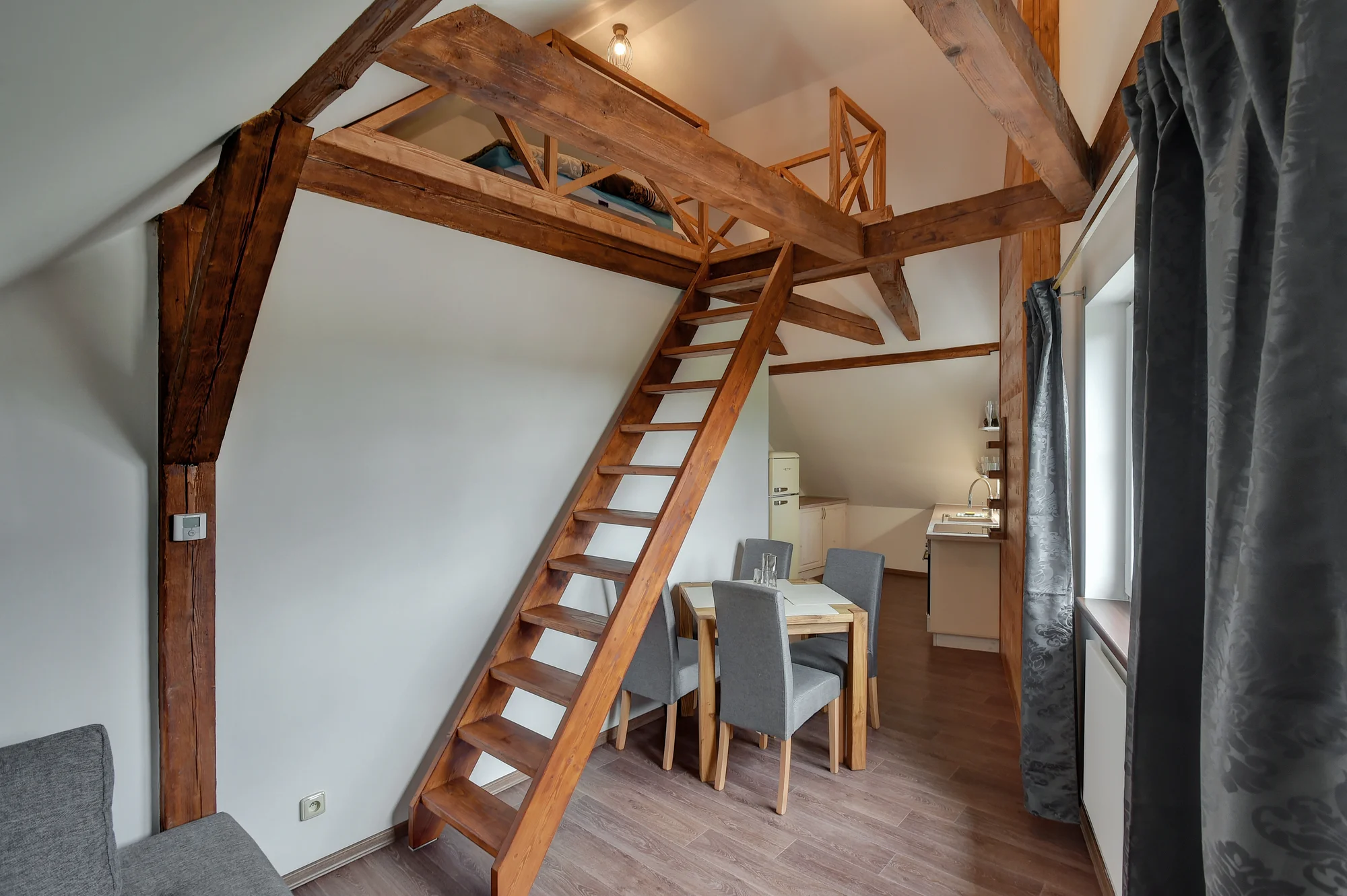 Krušné hory i s jídlem: vybavený apartmán nebo chalupa až pro 14 osob
