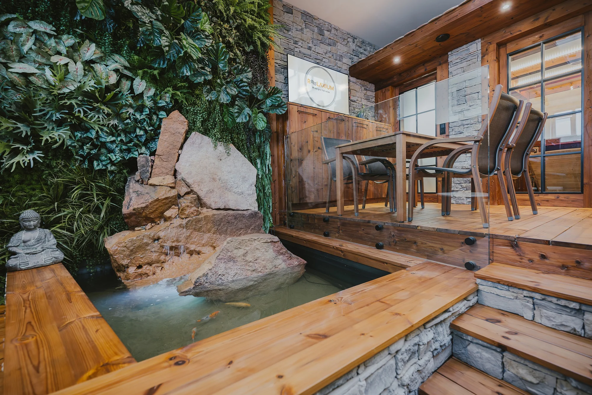 Privátní wellness pro 2-4 osoby: sauna, vířivka, dubová vana i krb na 2-3 hodiny nebo celou noc