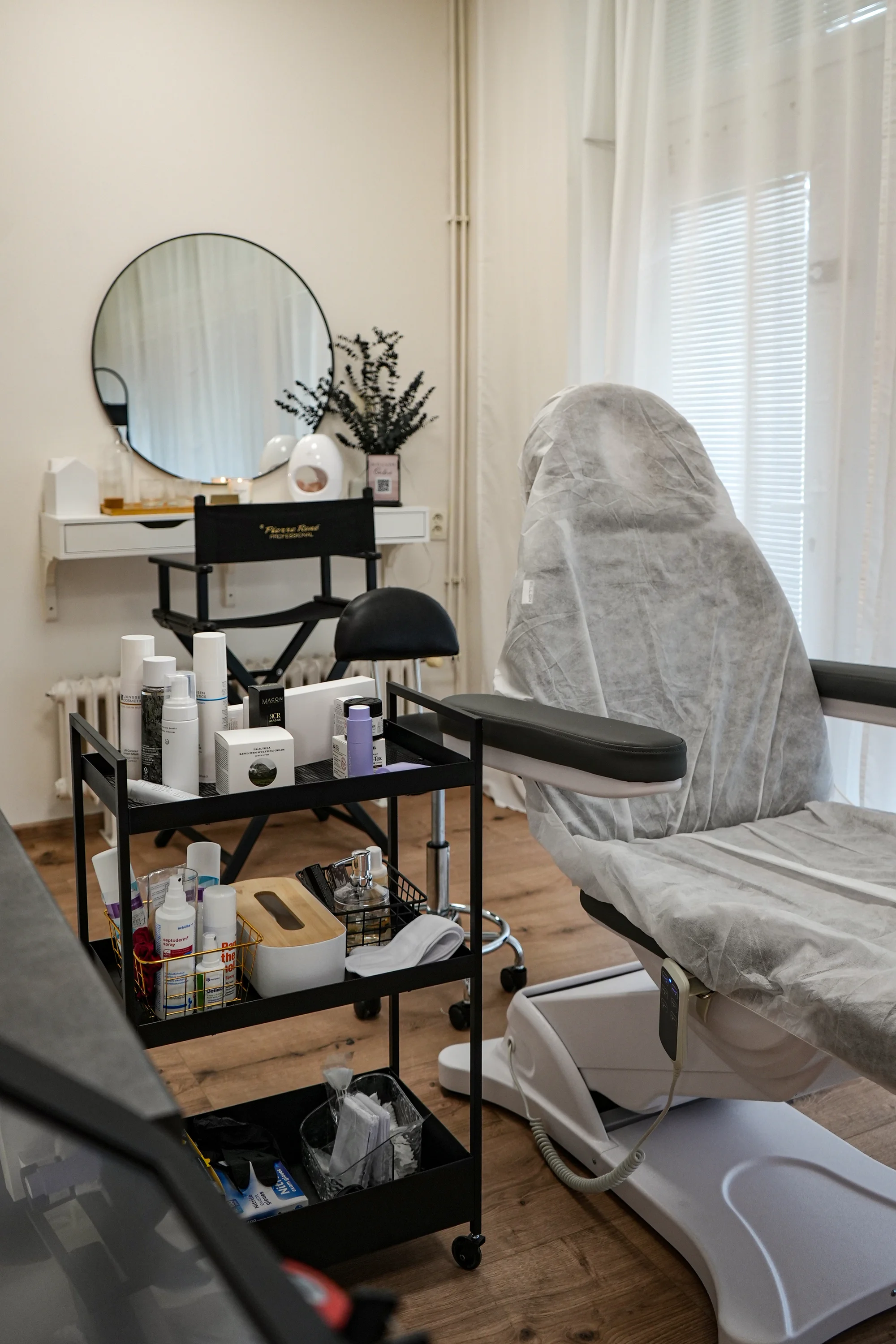 Ošetření AcneTherapy: účinný boj proti akné na obličeji, dekoltu i zádech
