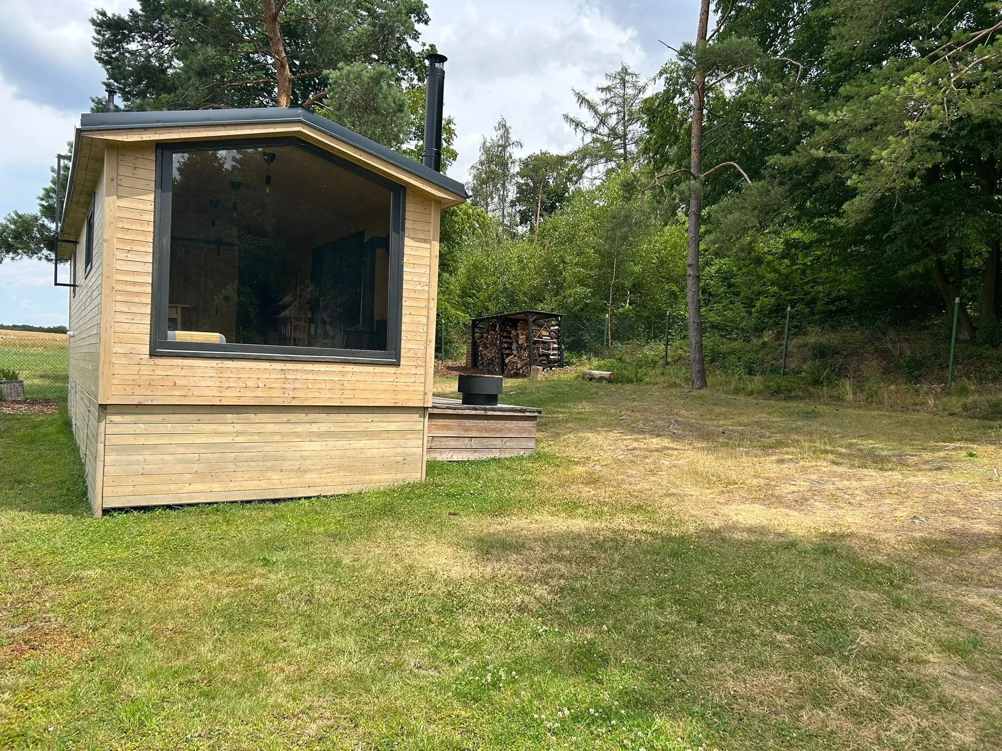 Moderní tiny house na Křivoklátsku, 11 km od Lán: bez stravy či se snídaní