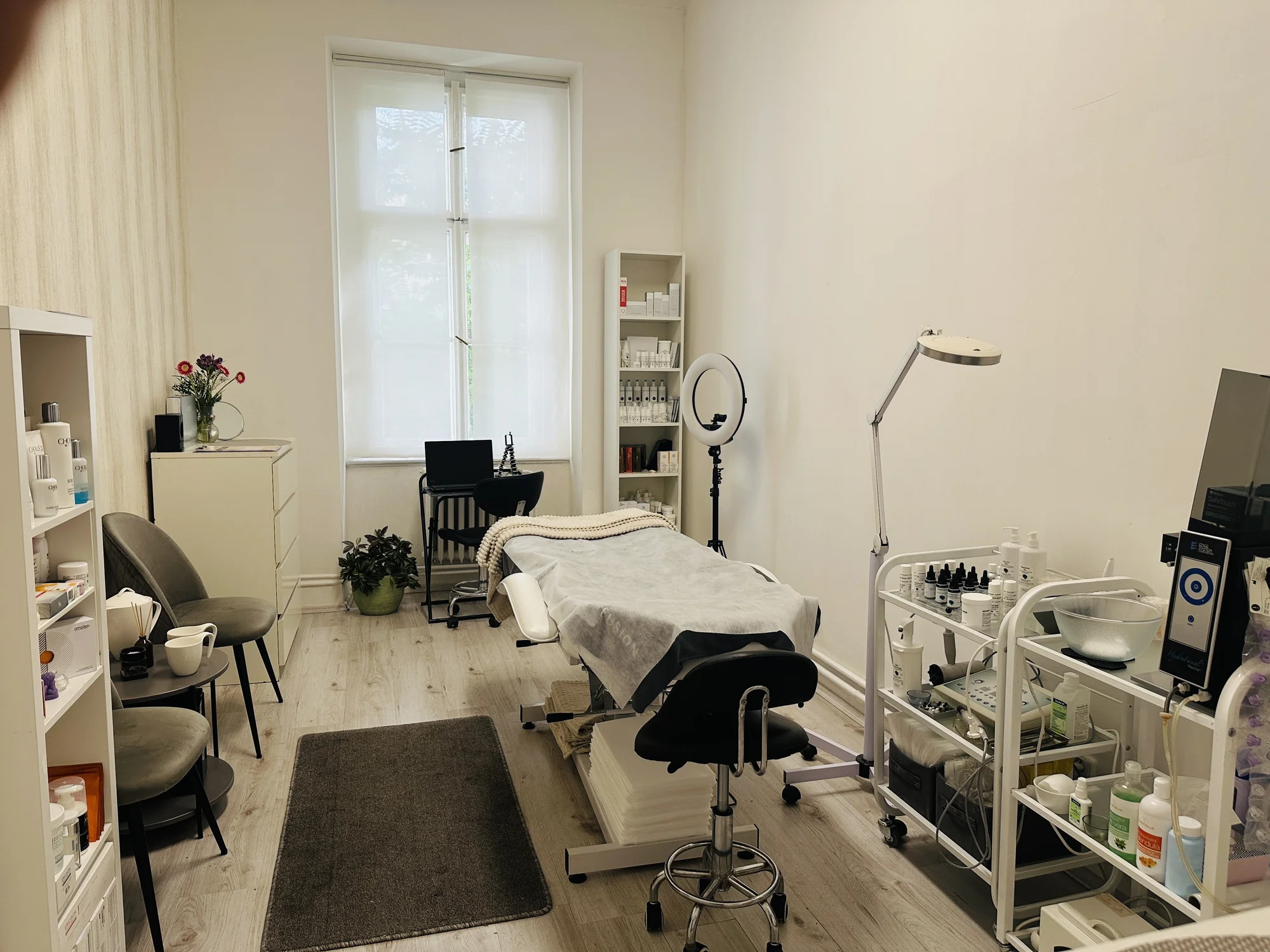 Kosmetické balíčky pro všechny typy pleti: hloubkové čištění i rozjasňující peeling