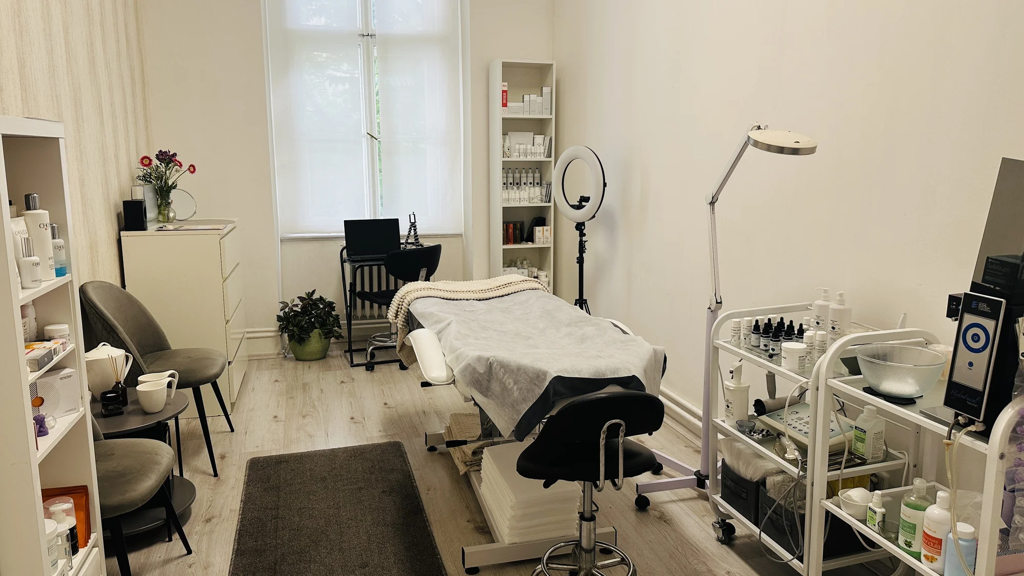 Kosmetické balíčky pro všechny typy pleti: hloubkové čištění i rozjasňující peeling