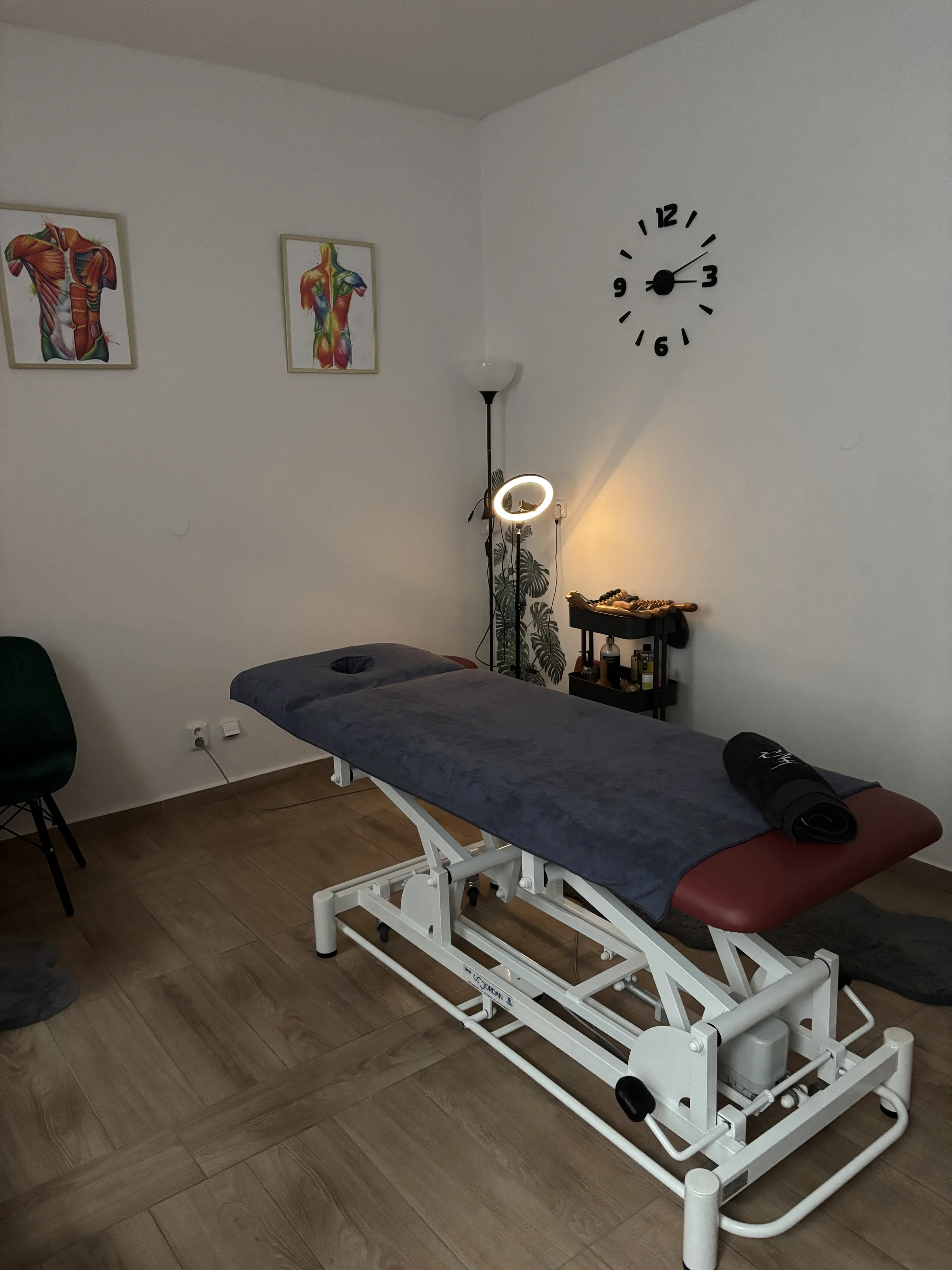 50-60 min. relaxu: masáž hlavy nebo chodidel i maderoterapie pro zpevnění