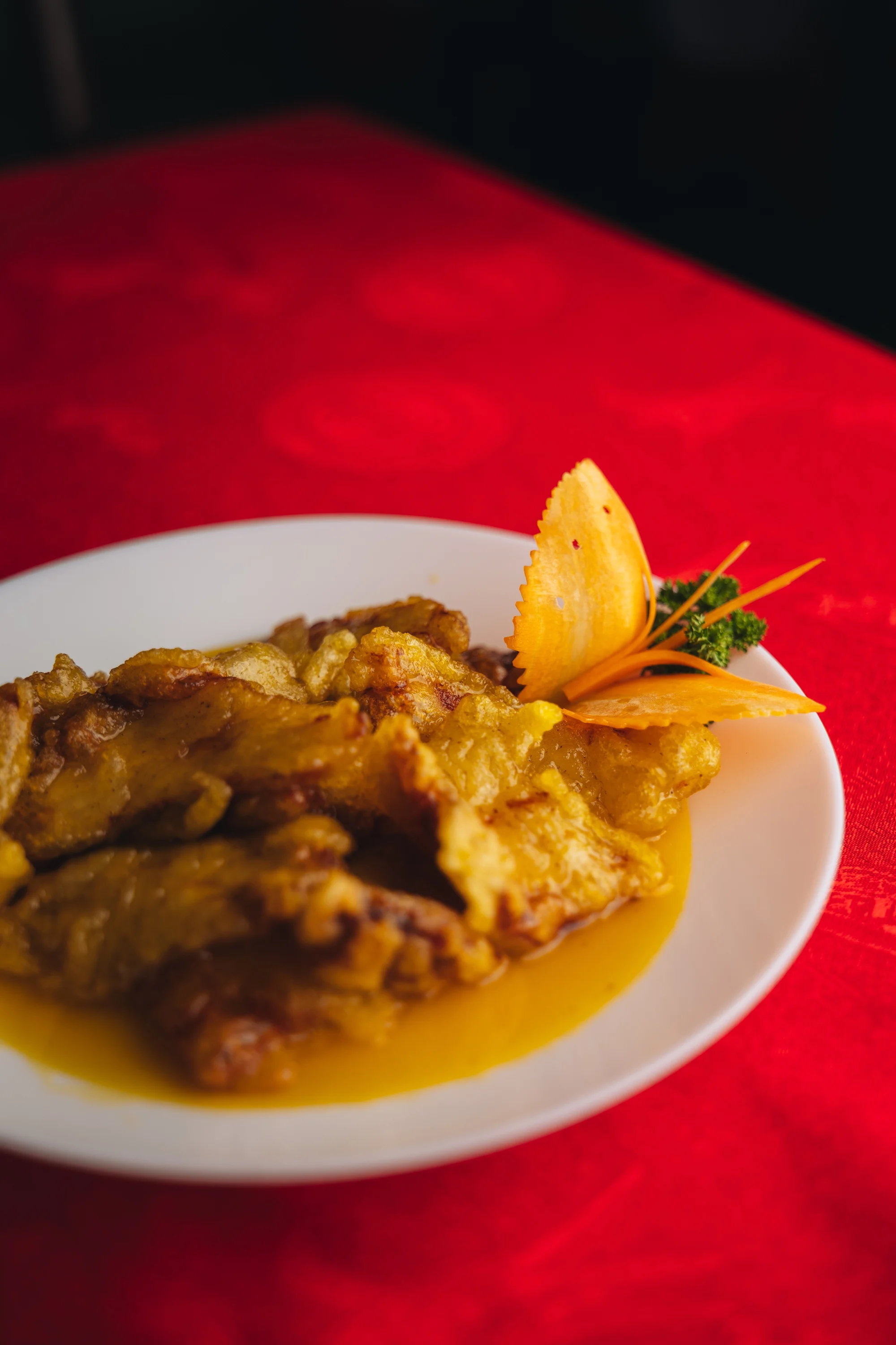 Degustační menu v čínské restauraci pro 2–6 osob: polévka, salát, několik hlavních chodů i dezerty