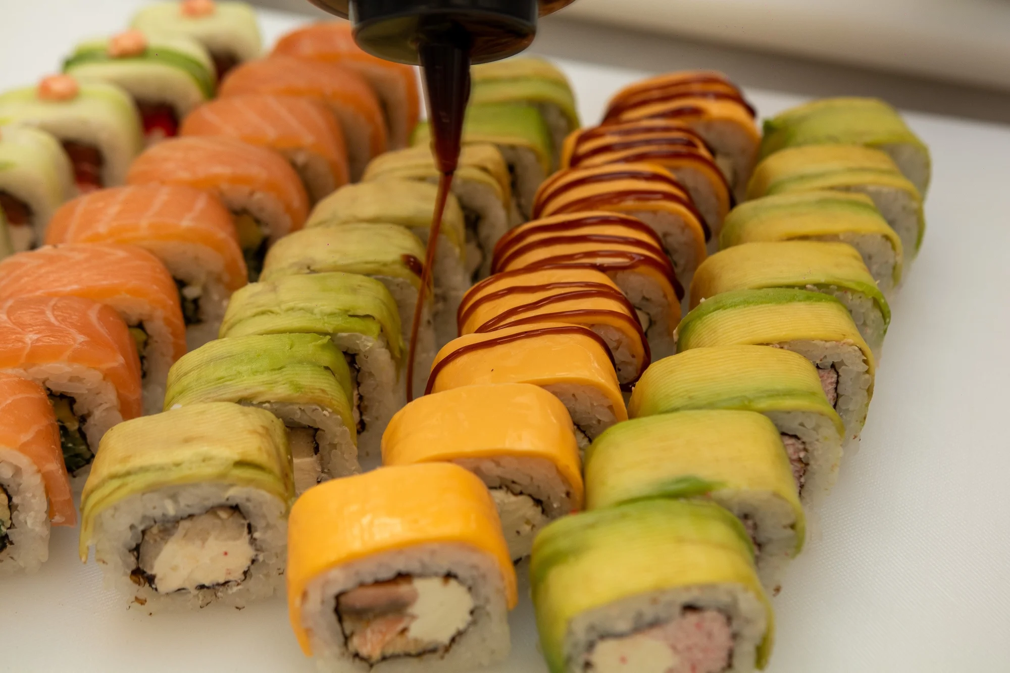 Sushi sety s až 40 kousky na odnos s sebou: s rybami, zapečené i se sýrem Philadelphia