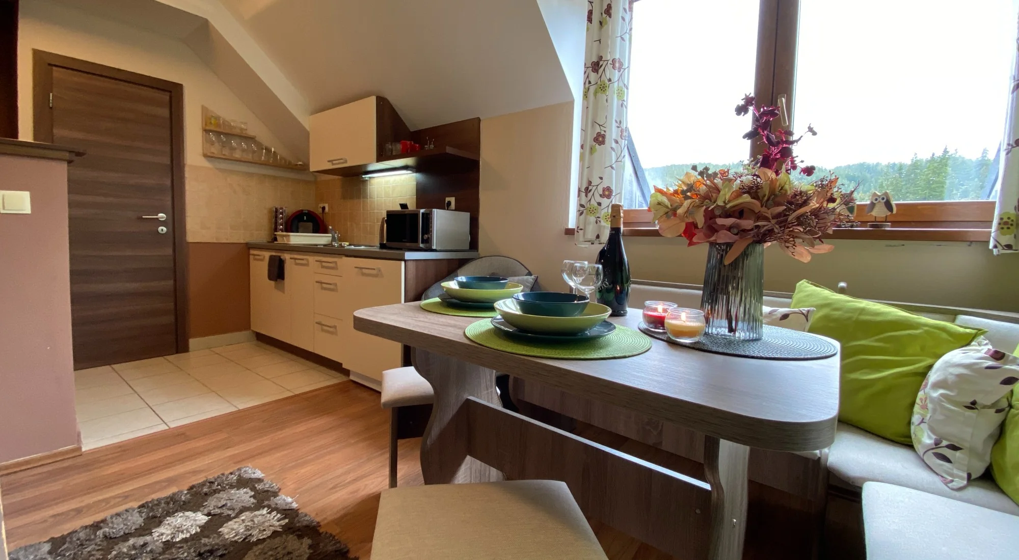 Plně zařízené mezonetové apartmány pro 4–8 osob na Donovalech