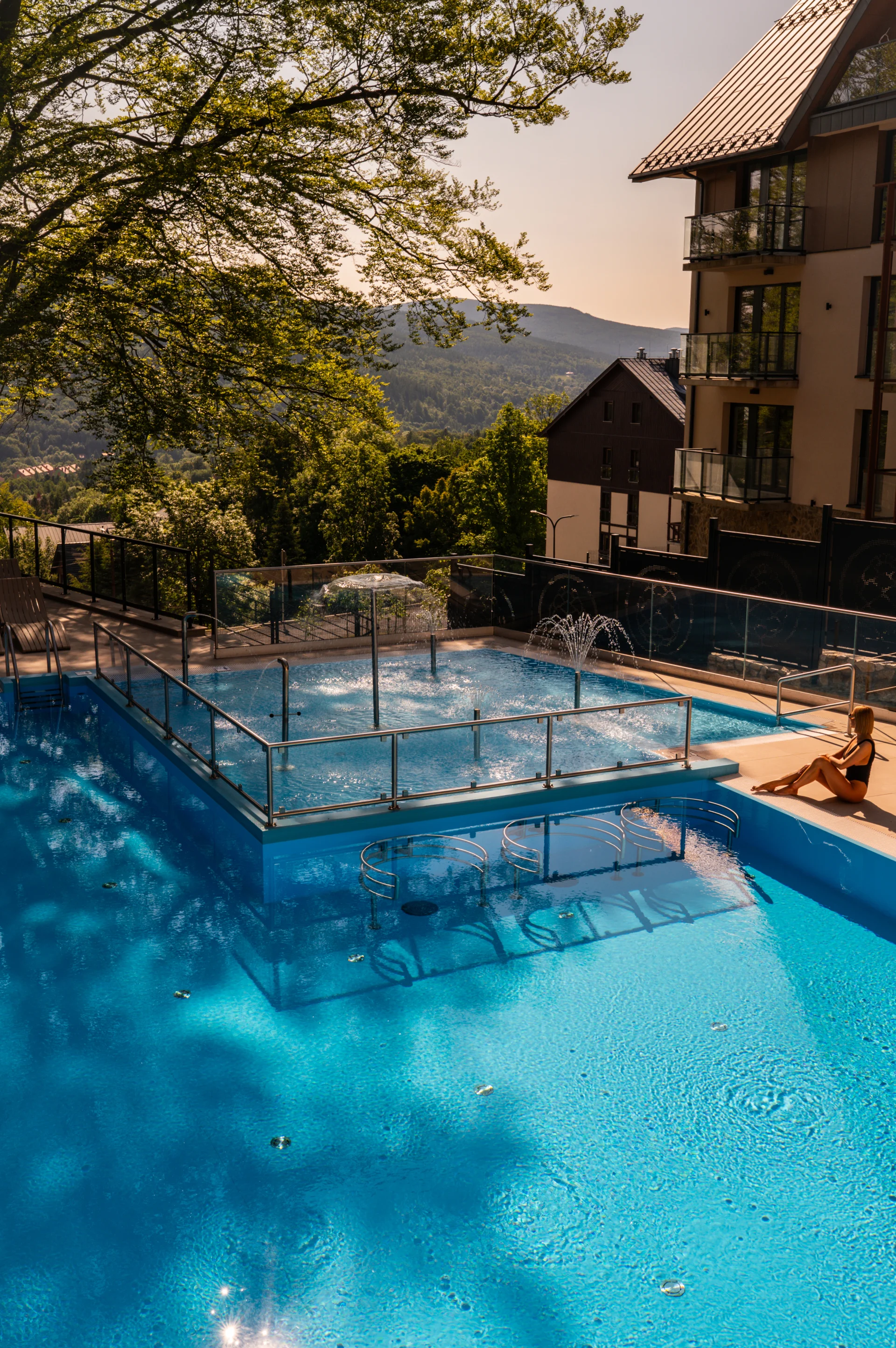 Resort v polských Jizerkách: se snídaní či polopenzí, wellness a aquapark i možnost apartmánu s privátní saunou