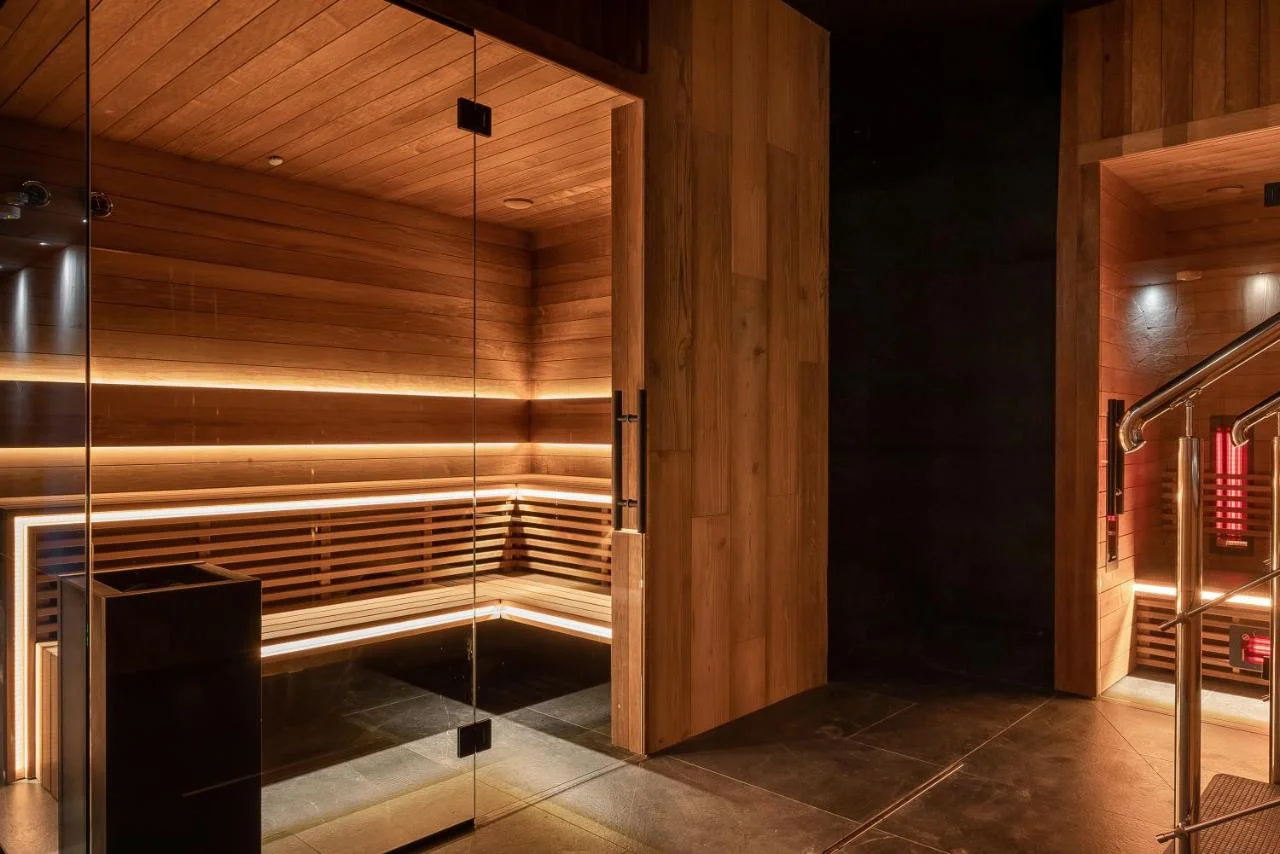 Centrum Zakopaného: luxusní apartmány v goralském stylu se snídaní a wellness