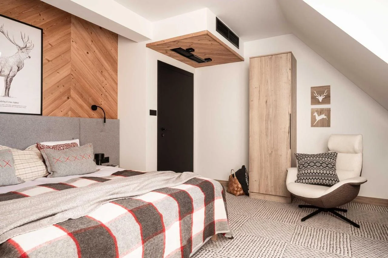 Centrum Zakopaného: luxusní apartmány v goralském stylu se snídaní a wellness