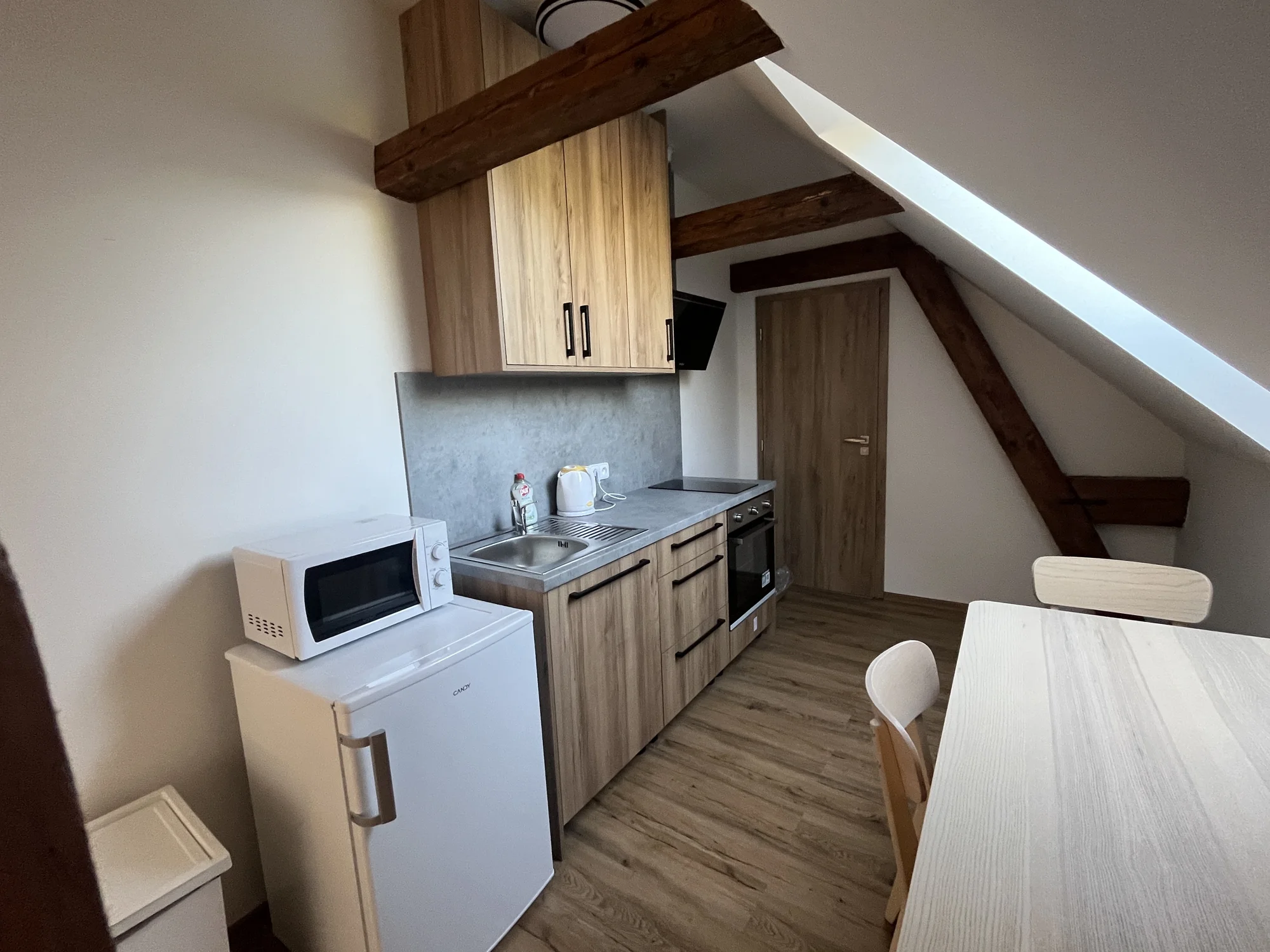 Pobyt na statku pod Brdy: vybavené apartmány až pro 5 osob i vyjížďka na koních
