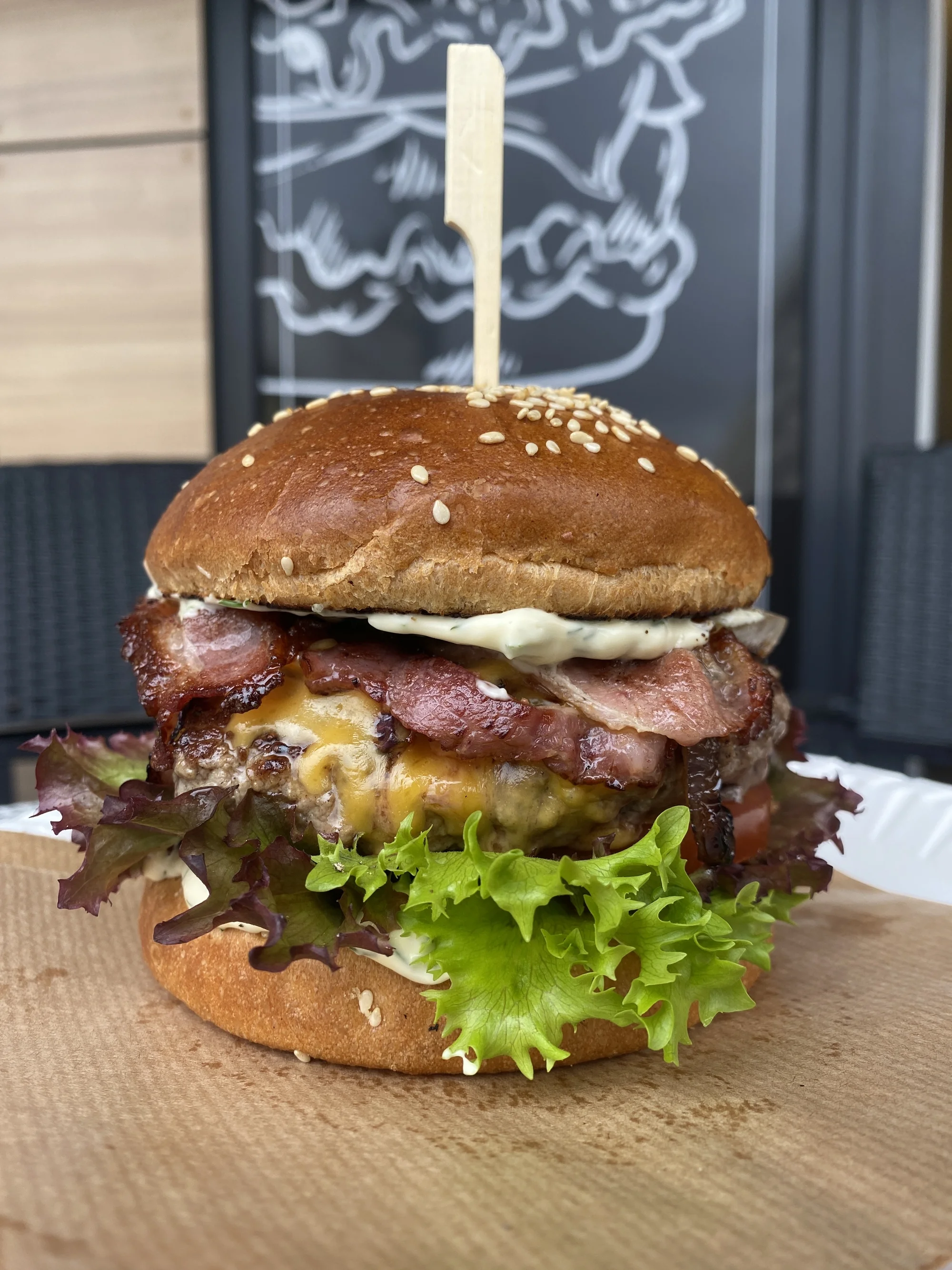 Otevřené vouchery na jídlo i nápoje v restauraci Maestro Burgers: 300-1000 Kč