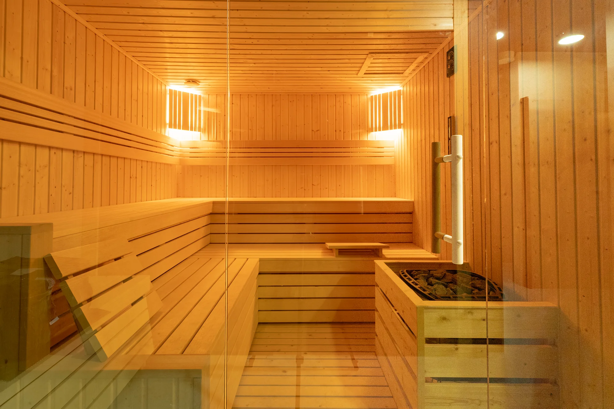 Nové apartmány u Baltu 15 min. od pláže: snídaně, bazény, vířivky a sauna