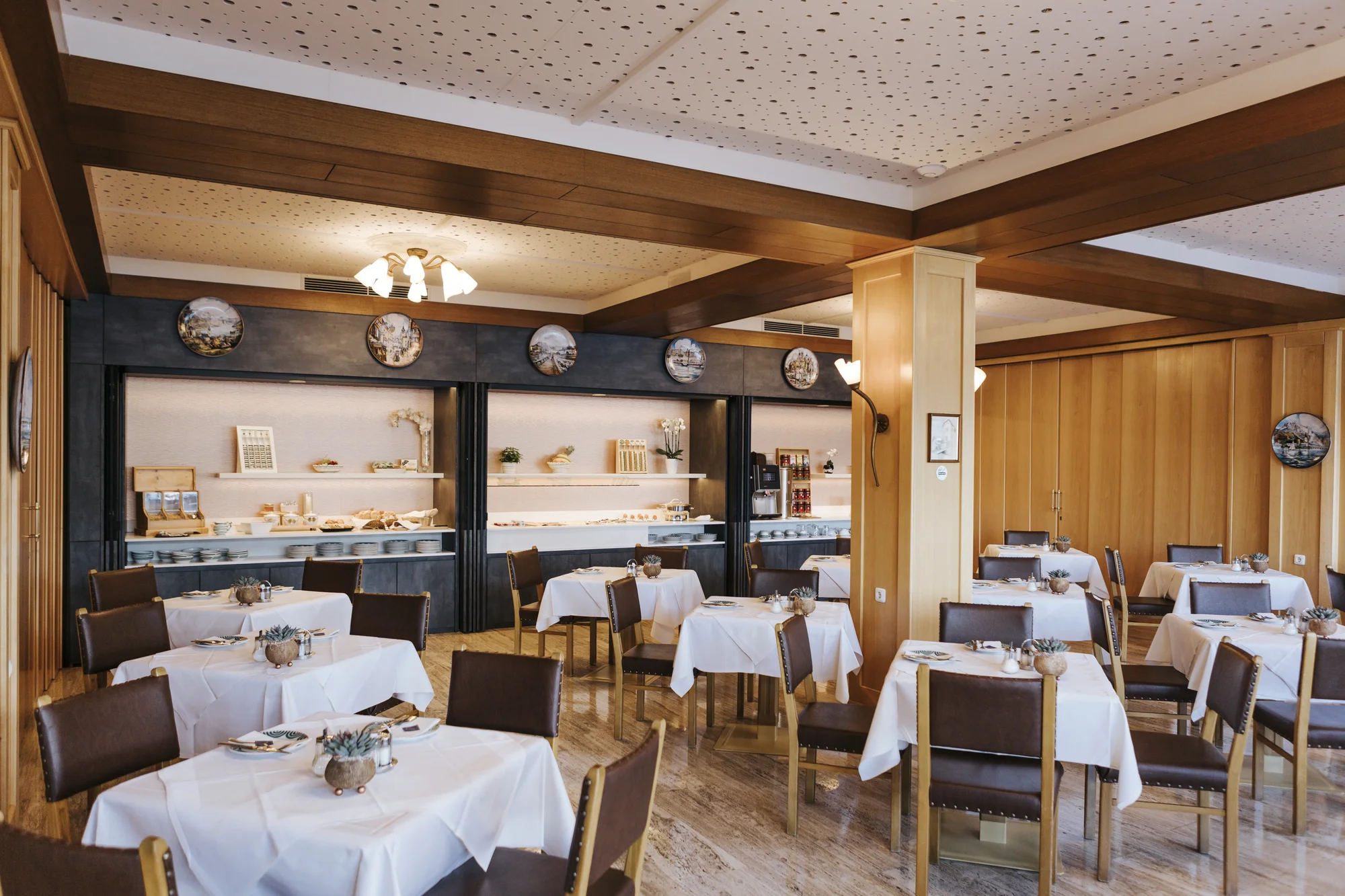 Solná komora a Traunsee: hotel přímo u jezera, neomezený wellness i snídaně