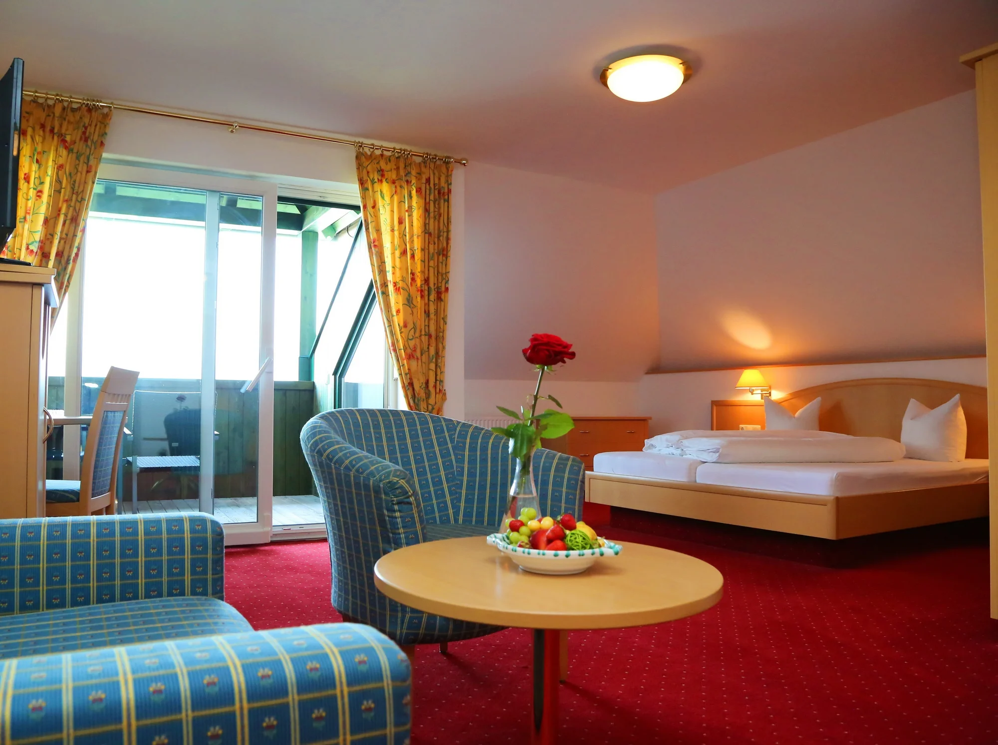 Solná komora a Traunsee: hotel přímo u jezera, neomezený wellness i snídaně