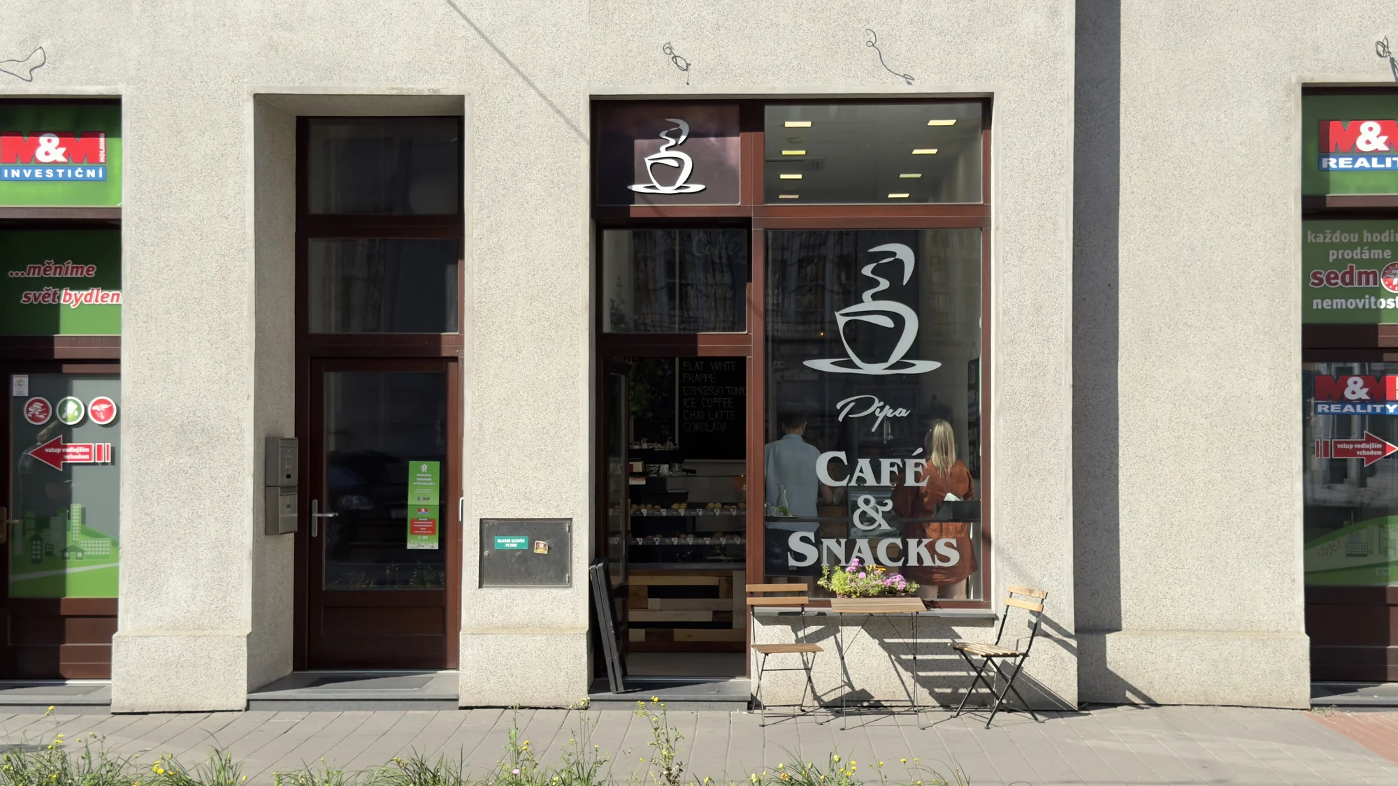 Vouchery na 100 či 300 Kč do kavárny v centru Ostravy: káva, smoothies, bagely ad.