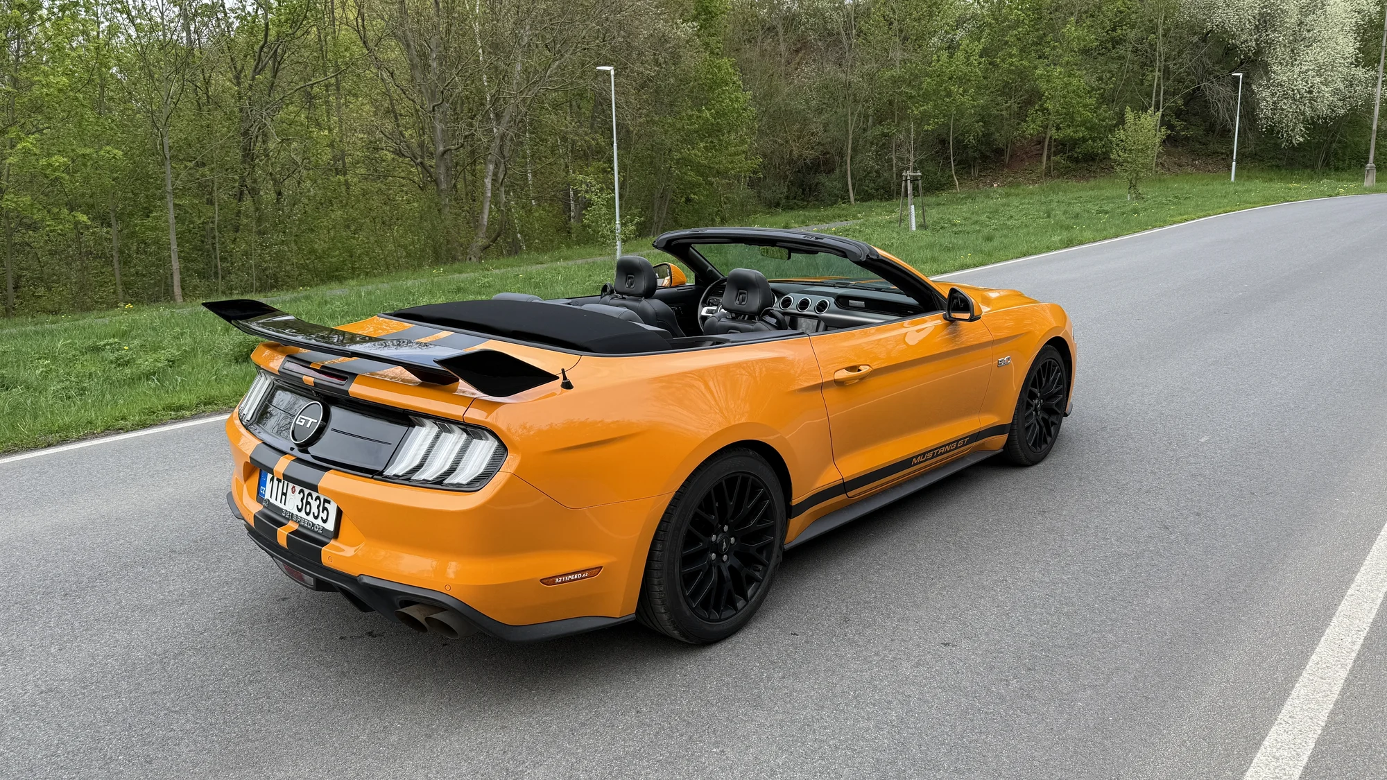 Jízda, na kterou nezapomenete: Ford Mustang GT 5.0 V8 Cabrio 450 koní na 12 i 24 hodin