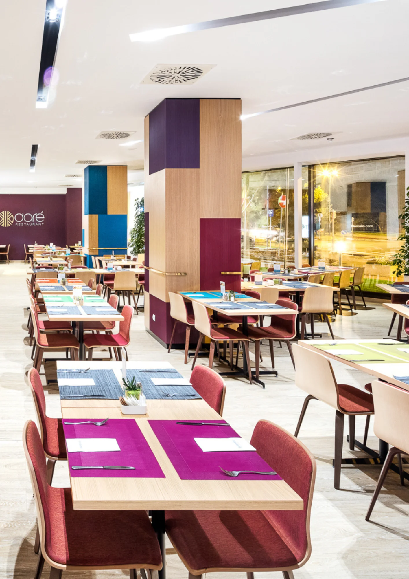 4* luxus v Praze pro pár i rodinu: snídaně či polopenze a moderní pokoje, do konce srpna možnost parkování zdarma