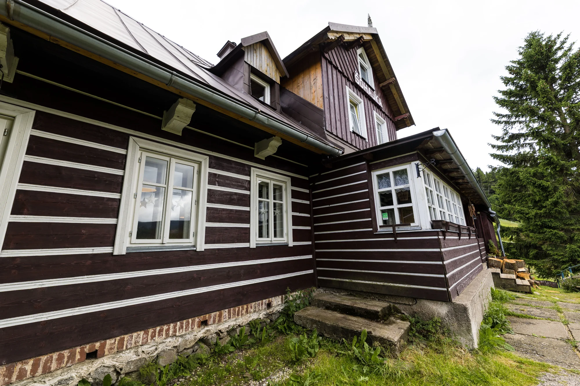 Horská chata v srdci Krkonoš: snídaně nebo all inclusive i privátní wellness, 2 děti zdarma