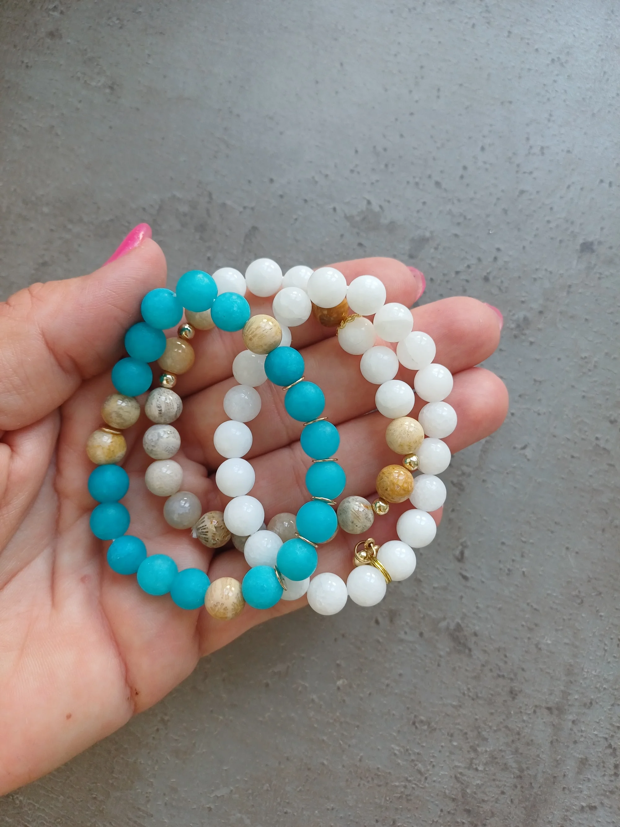 Workshop výroby 5 boho náramků z minerálů i jablonecké bižuterie