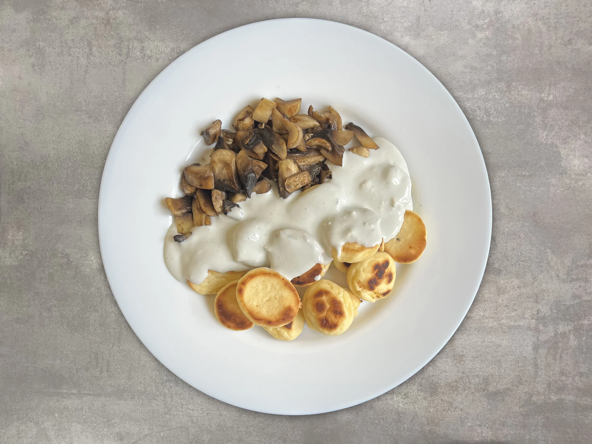 Vršovické bistro: sladké či slané mini lívanečky a nápoj dle výběru, pro 1 i 2 osoby