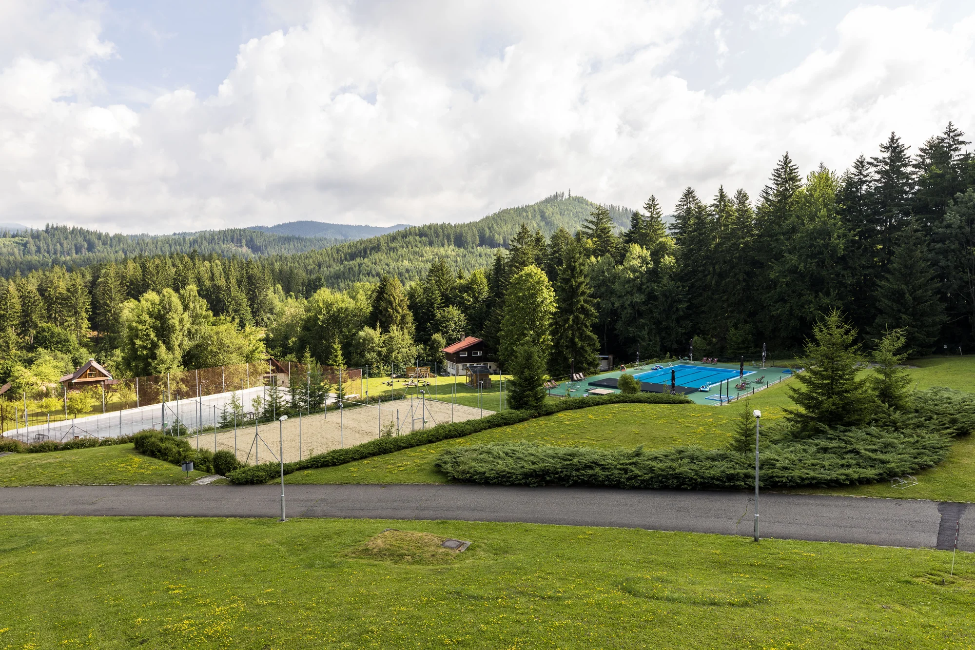 Pobyt v Beskydech v resortu u přehrady: jídlo, neomezený wellness s bazénem a bohaté vyžití