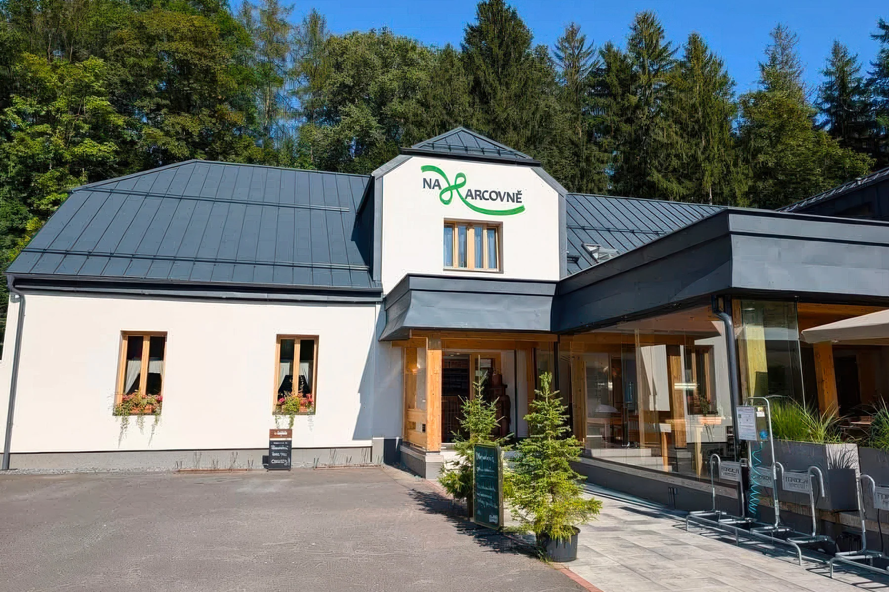 Otevřený voucher do tradičního hostince: cokoli z jídelního lístku v hodnotě 500 až 2000 Kč