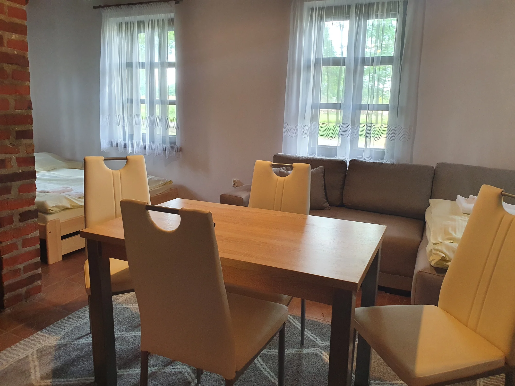 Pobyt ve městě Graboszyce: hotel se snídaní či polopenzí; pokoj, apartmán či rodinný domek, 10 km od Energylandie