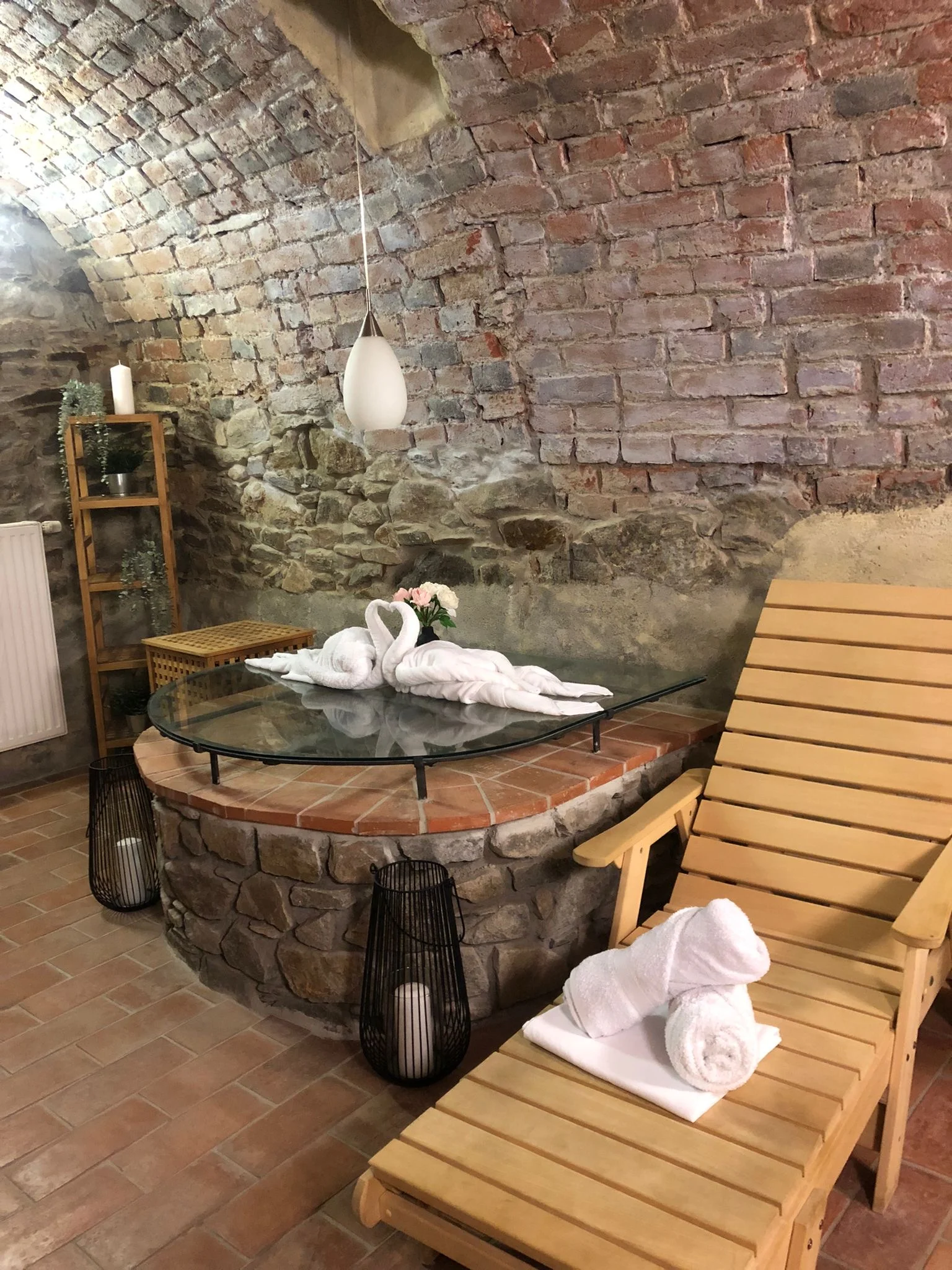 Božská relaxace: thajská relaxační a Bali masáž celého těla včetně párové varianty se saunou a sektem