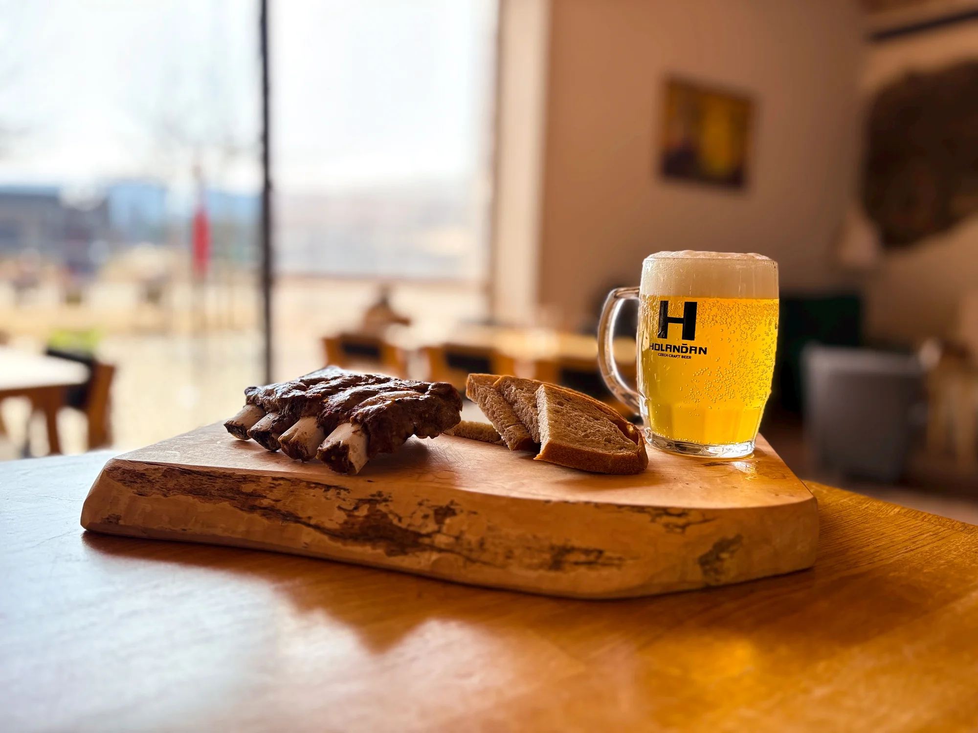 Dárek pro milovníky piva: otevřené vouchery na 300 až 2000 Kč do Pivovaru Holanďan