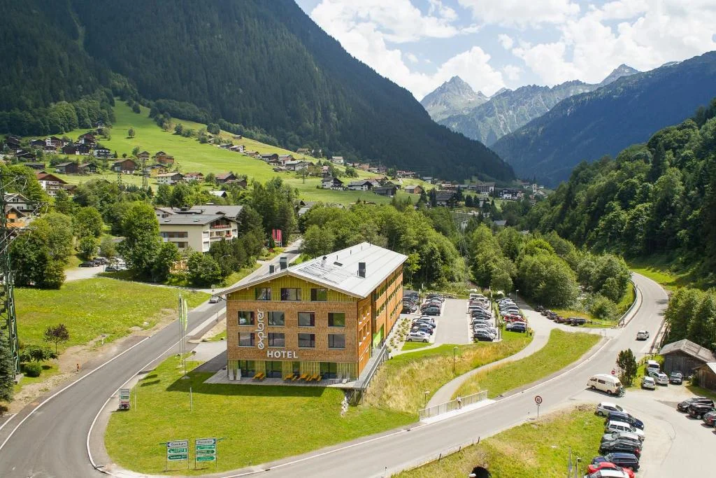 Aktivní dovolená v Alpách: moderní hotel ve městě Gaschurn, vč. snídaně a wellness, dítě zdarma