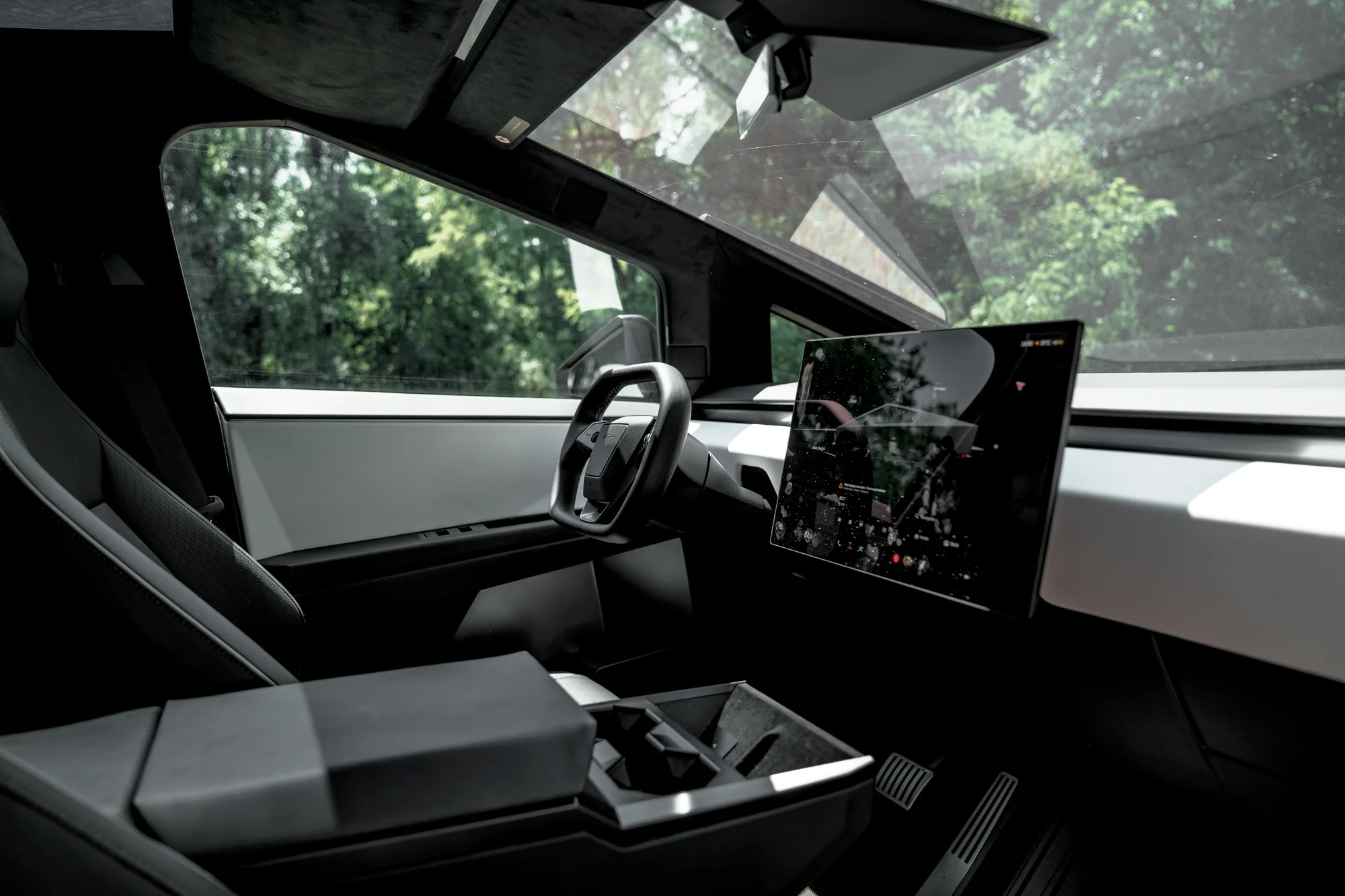 Unikátní Tesla Cybertruck: spolujízda nebo řízení vč. focení