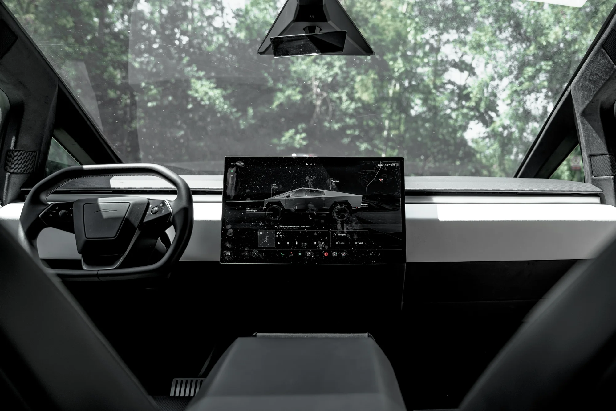 Unikátní Tesla Cybertruck: spolujízda nebo řízení vč. focení